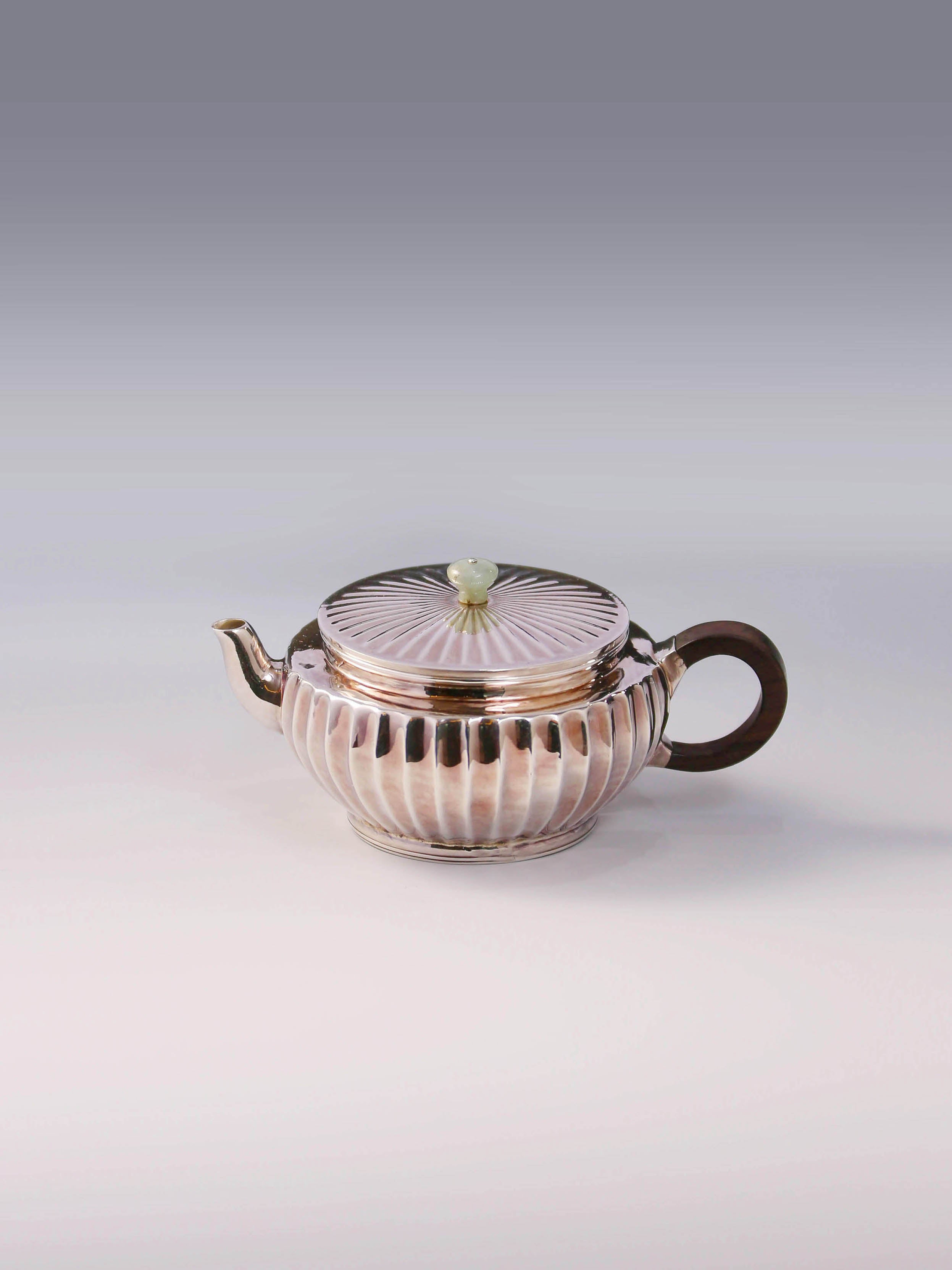 Slender small gold pattern