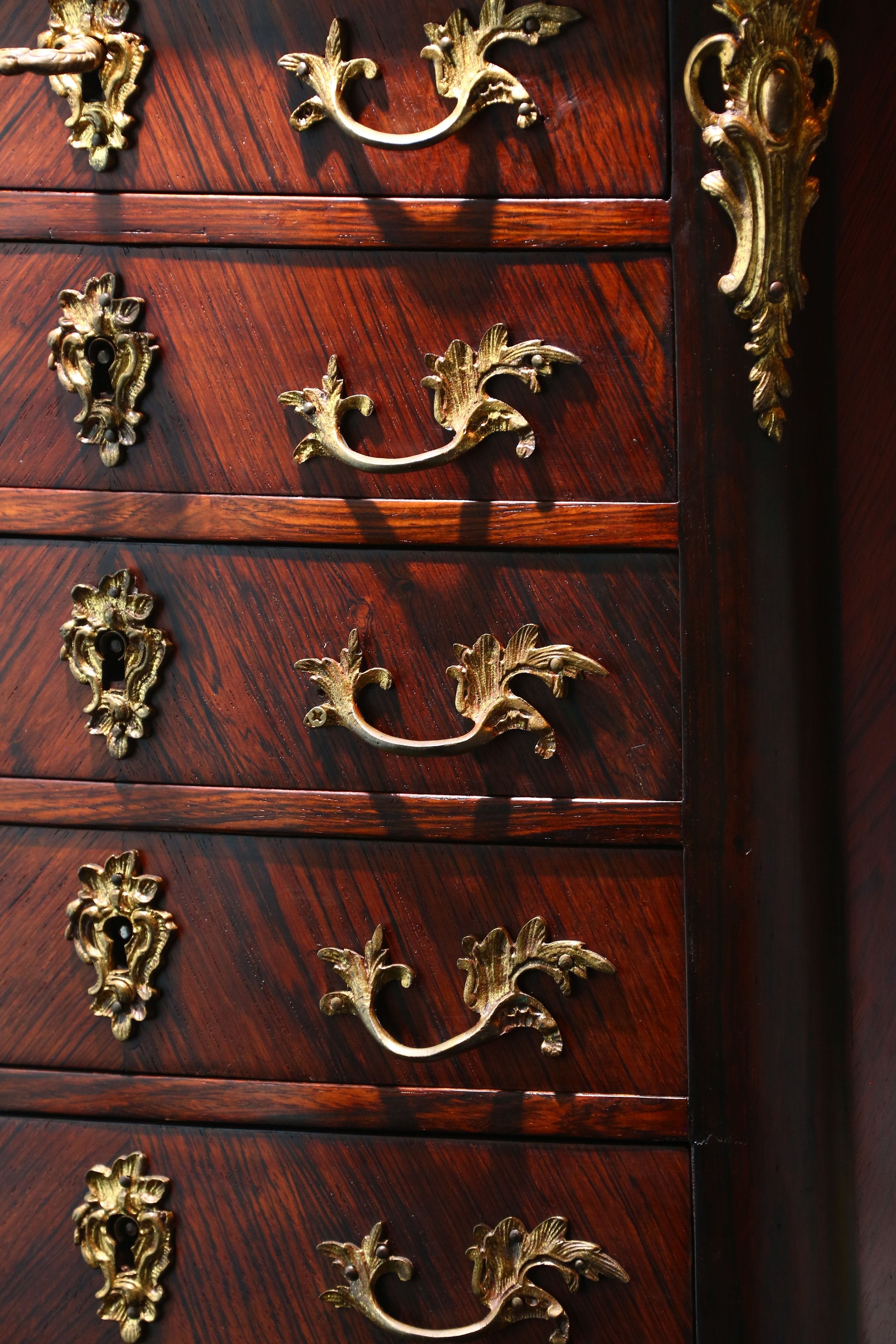 18th-century English six-drawer chest