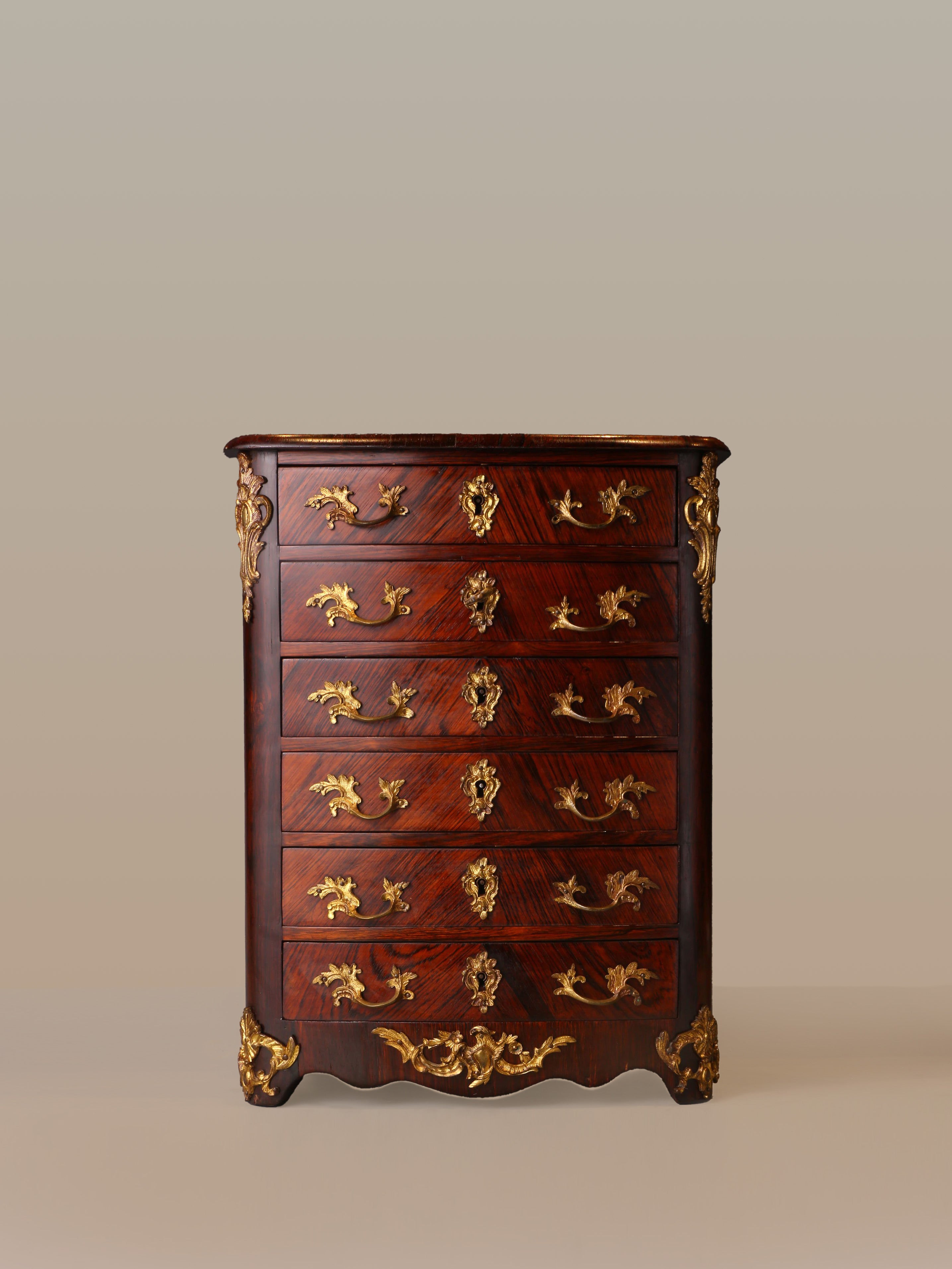 18th-century English six-drawer chest