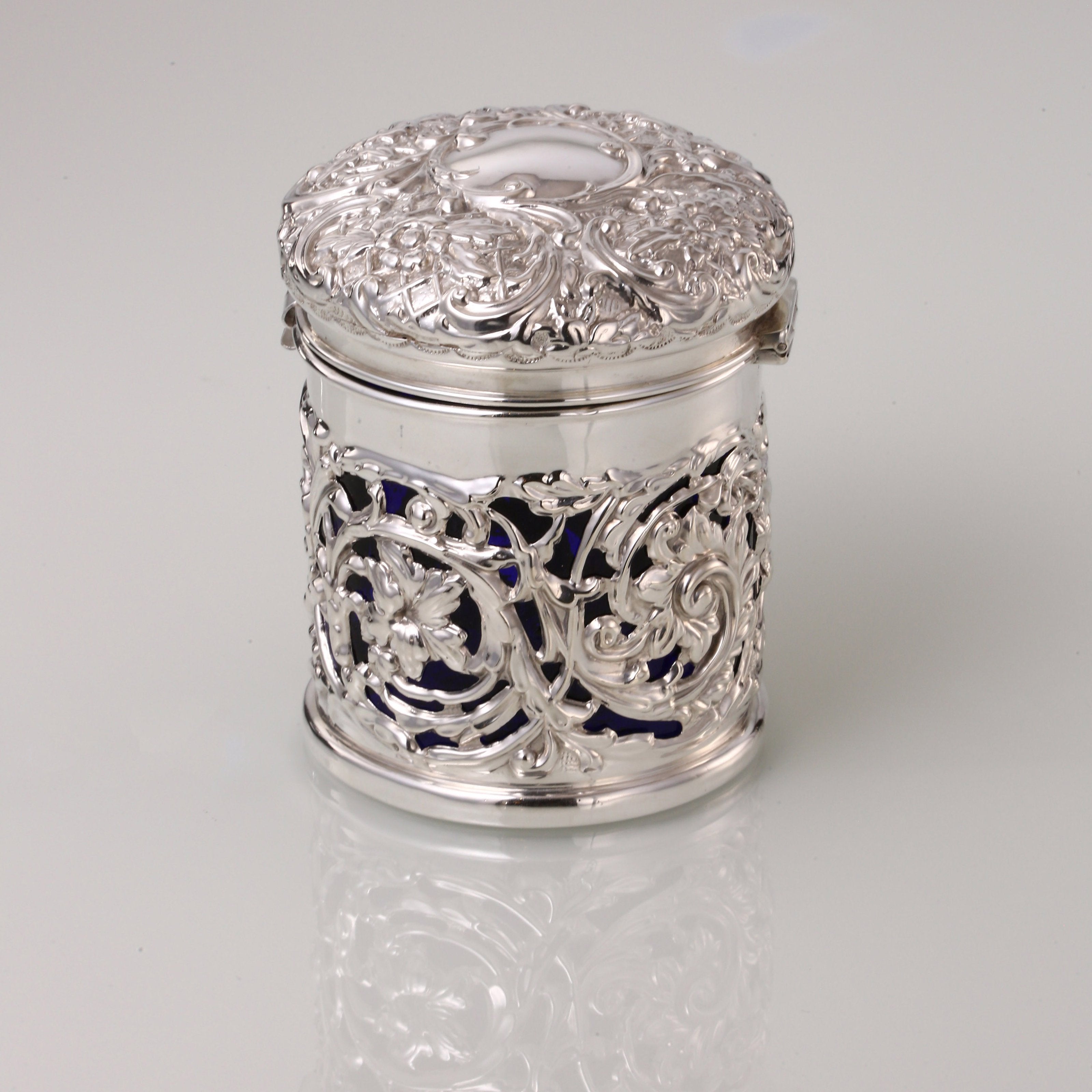 1901 British openwork blue glass tea caddy