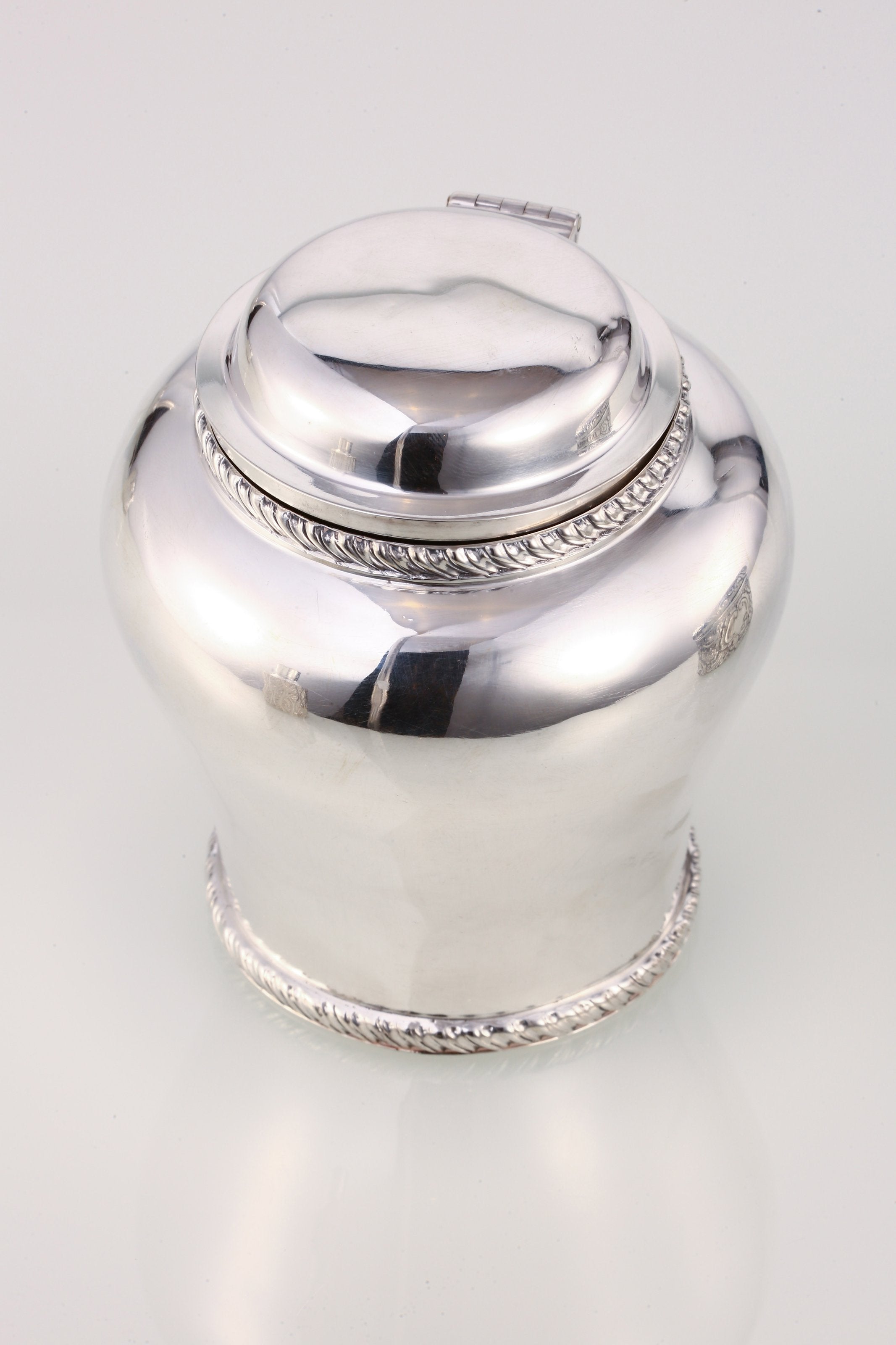 1897 British Sterling Silver Plain Tea Canister with Gilded Interior