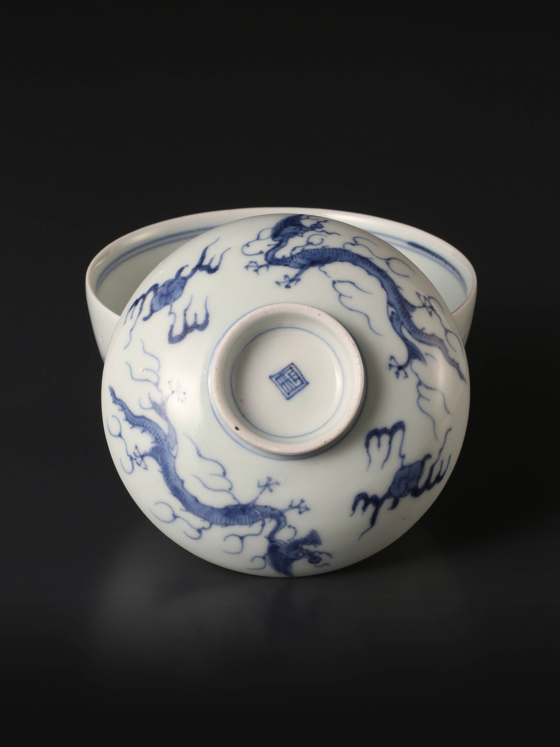Japanese Imari dragon-patterned covered bowl (lid)