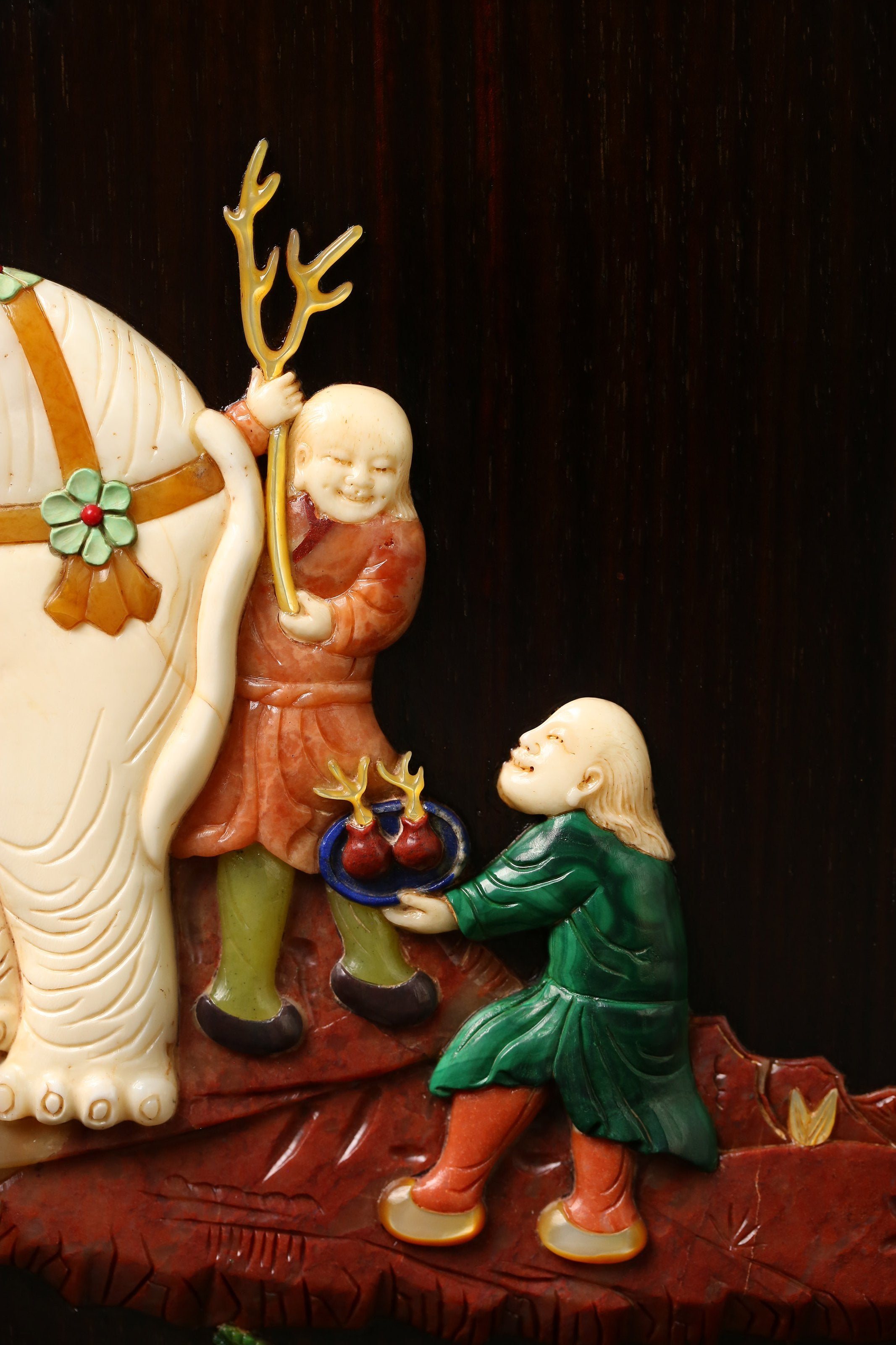 Peaceful Elephant Treasure Screen