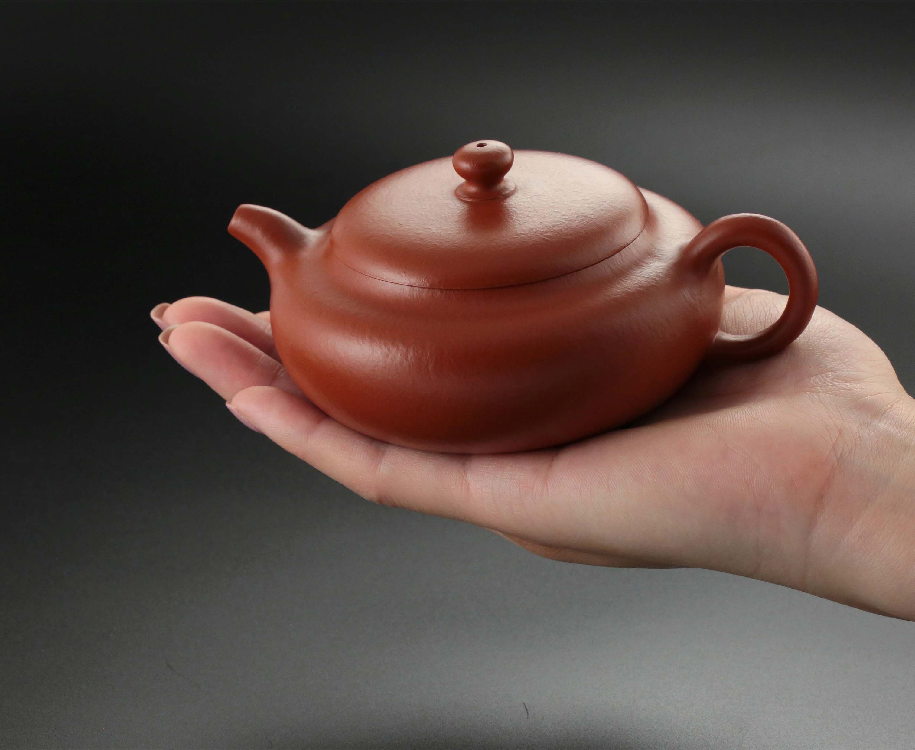 Round Rhyme Teapot