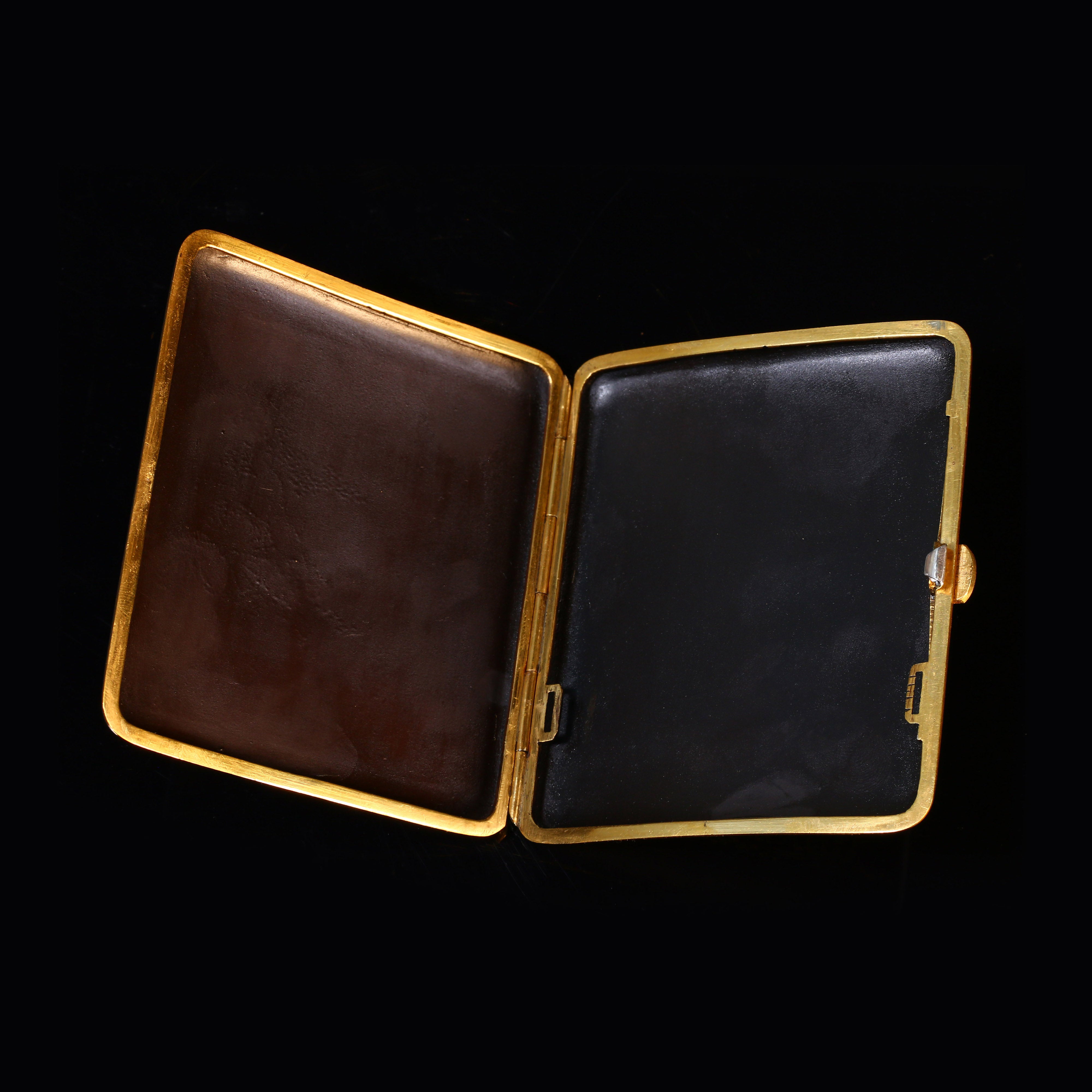 "Moonrise Startles Mountain Birds" - Meiji Period Cigarette Box