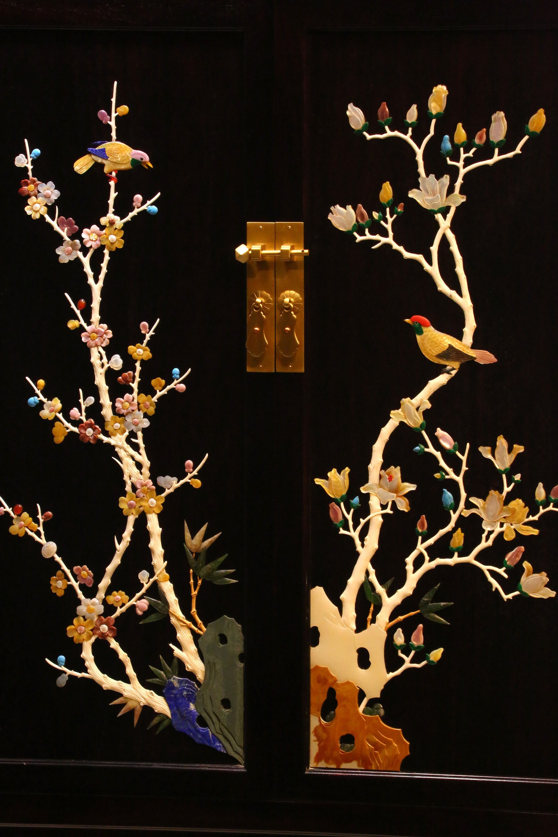 Dayatang Treasure Inlaid Magnolia Flower Wanli Cabinet