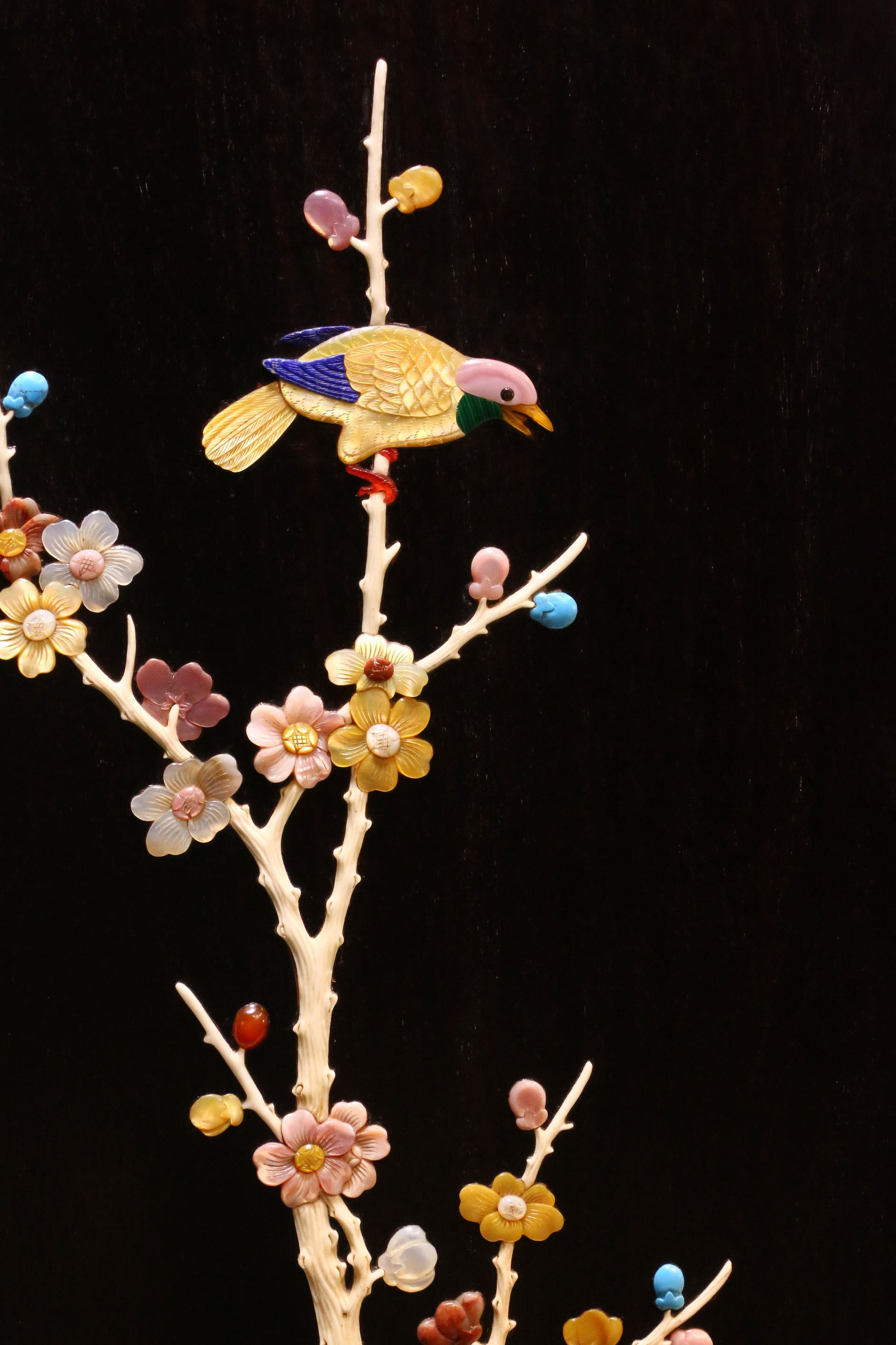 Dayatang Treasure Inlaid Magnolia Flower Wanli Cabinet