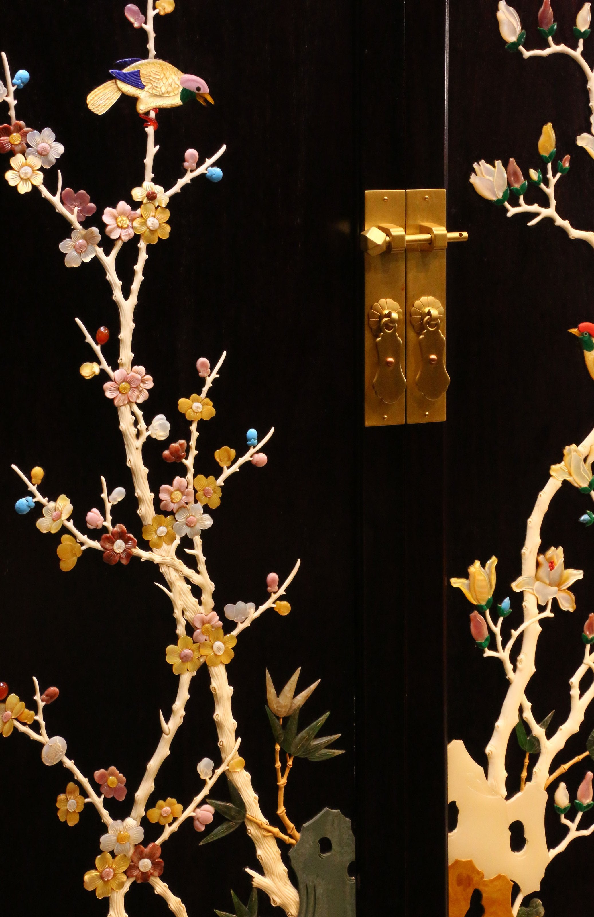 Dayatang Treasure Inlaid Magnolia Flower Wanli Cabinet