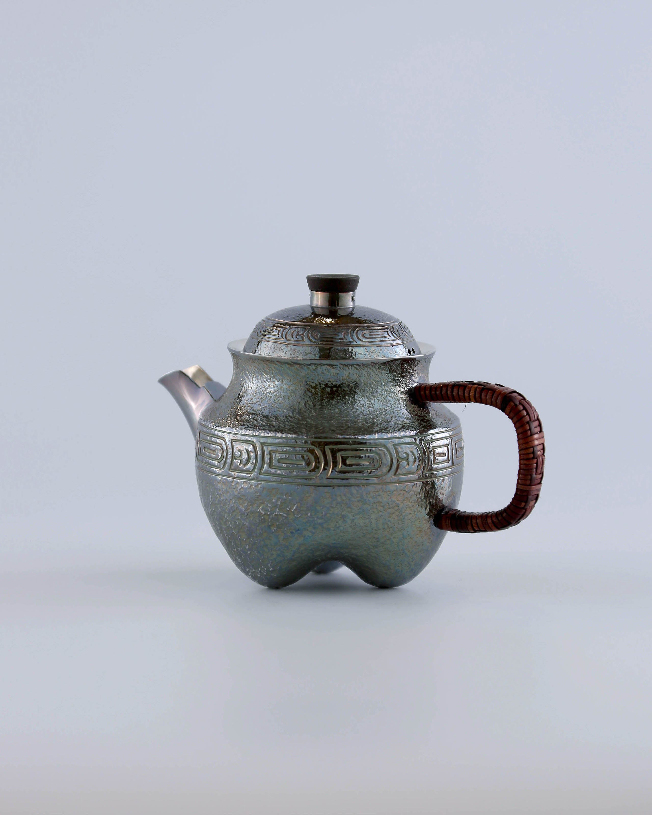 Cloud and Thunder Pattern Jue-Style Silver Teapot