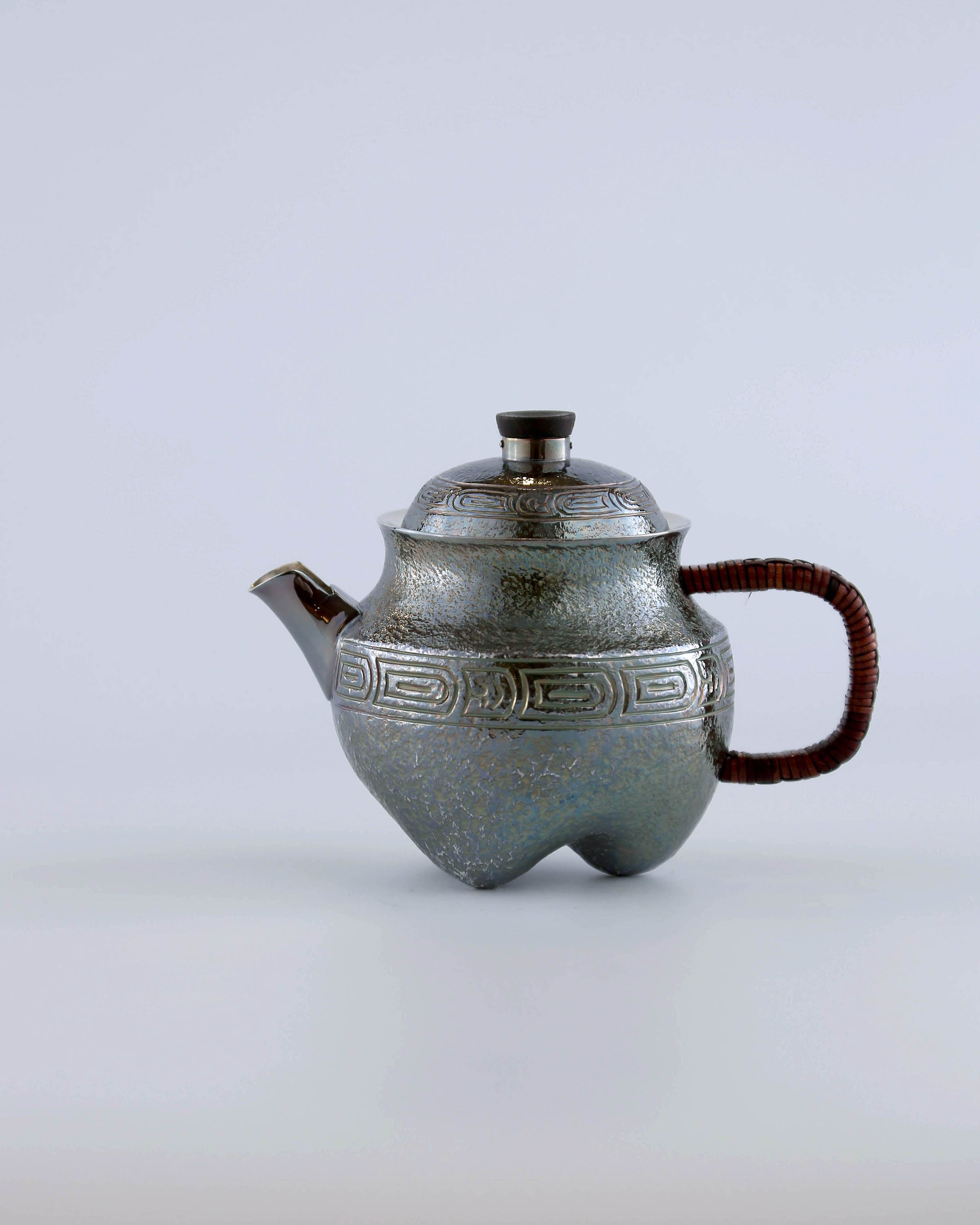 Cloud and Thunder Pattern Jue-Style Silver Teapot