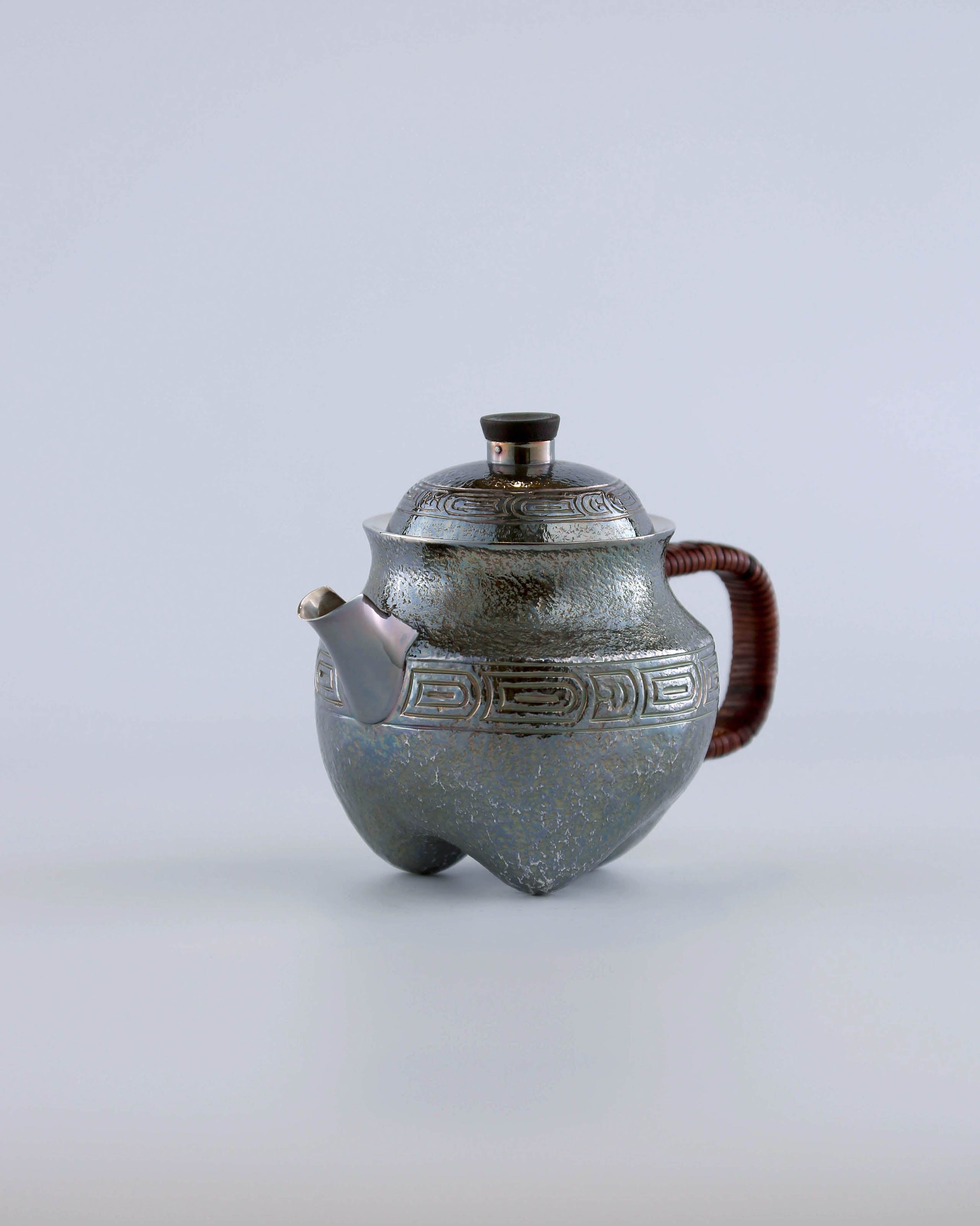Cloud and Thunder Pattern Jue-Style Silver Teapot