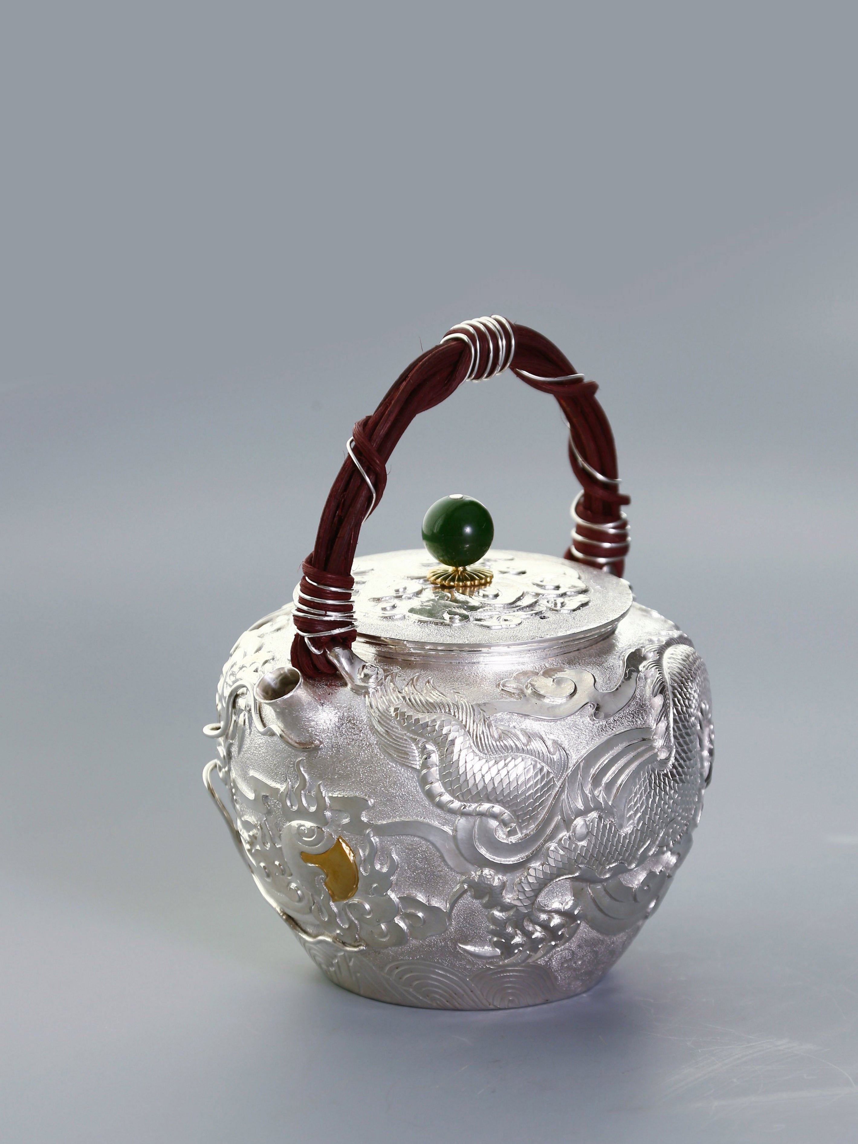Yunlong Pure Silver Teapot with Gold-Inlaid Rattan Handle