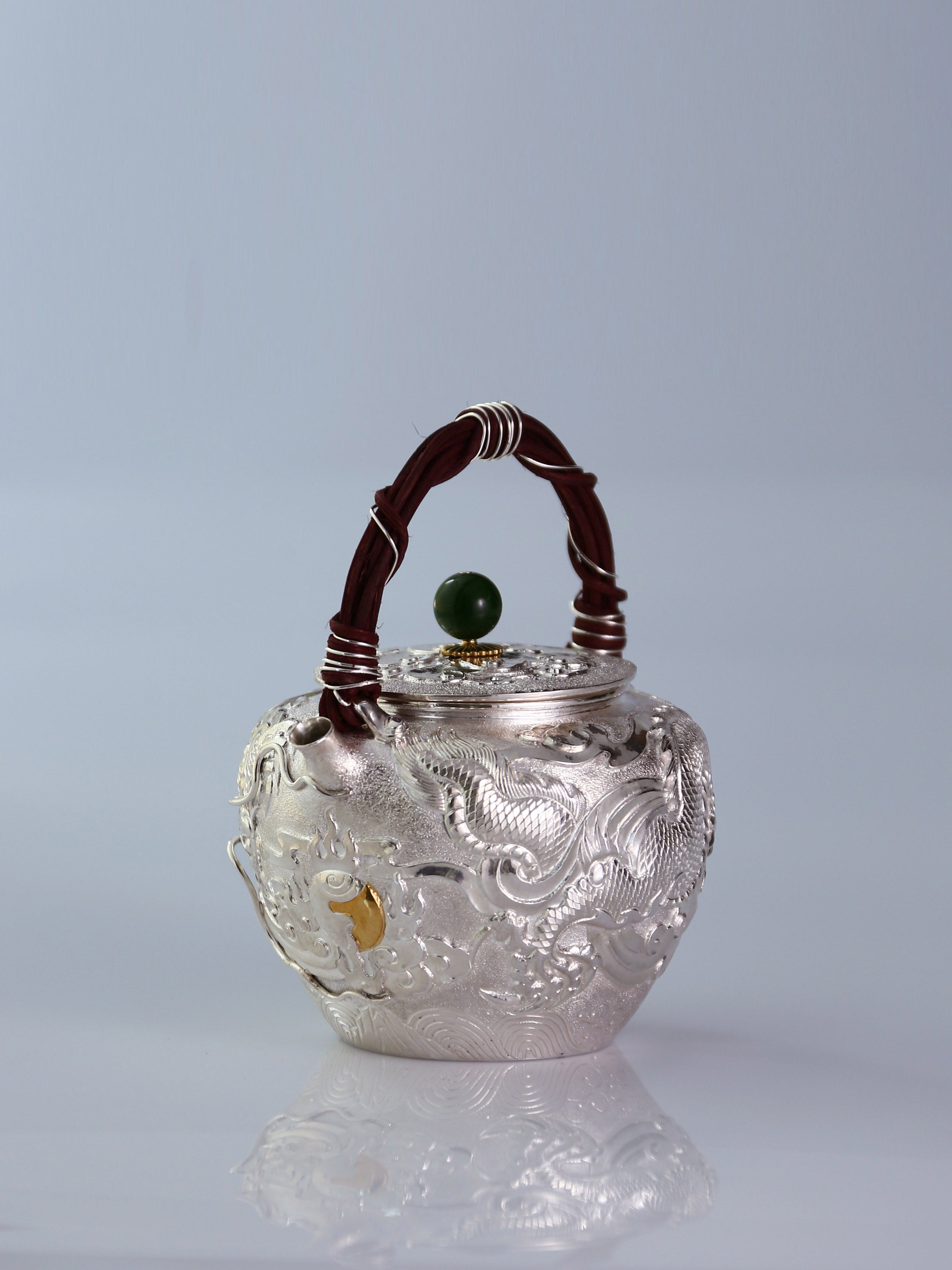 Yunlong Pure Silver Teapot with Gold-Inlaid Rattan Handle