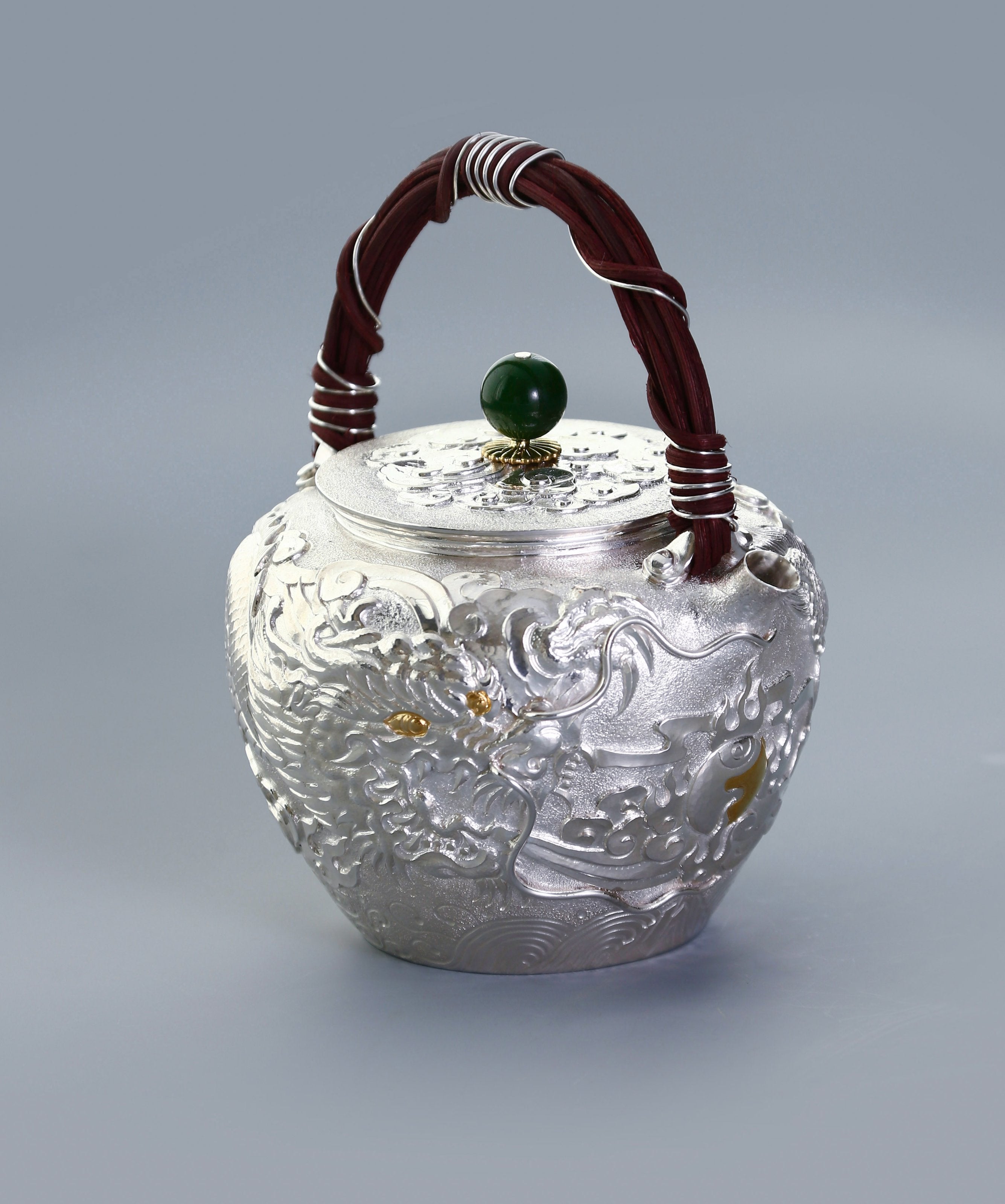 Yunlong Pure Silver Teapot with Gold-Inlaid Rattan Handle