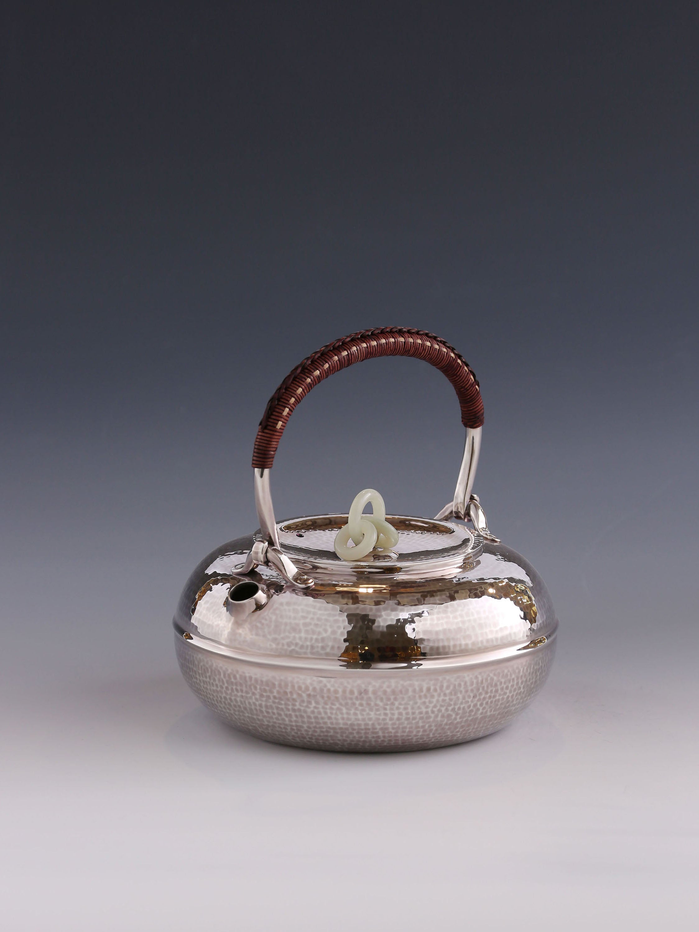 Kitamura Waistline I White Jade Ring