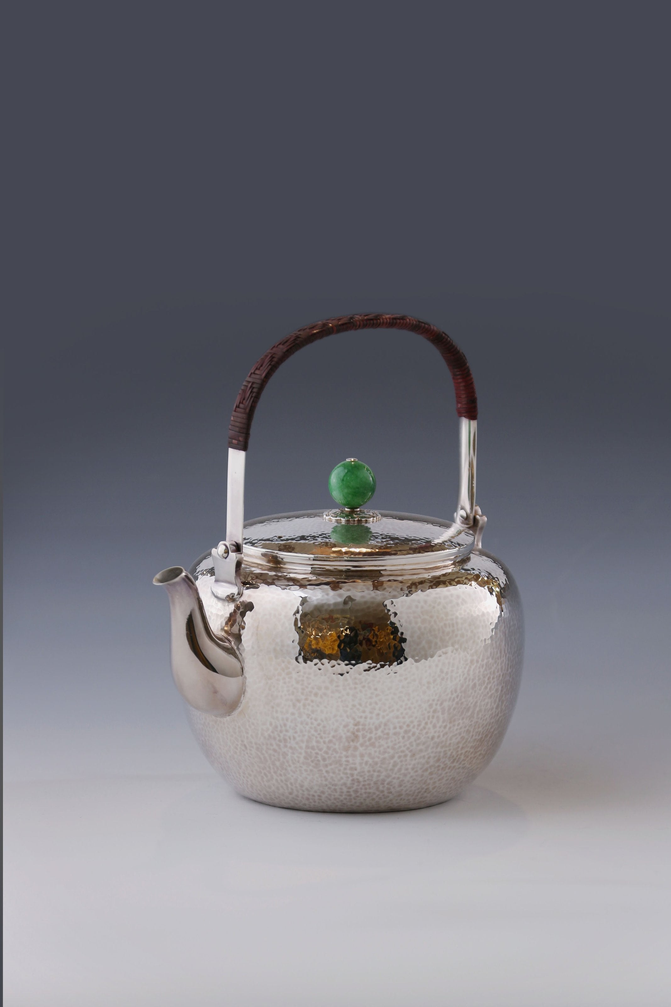 Jujube-shaped hammered silver pot