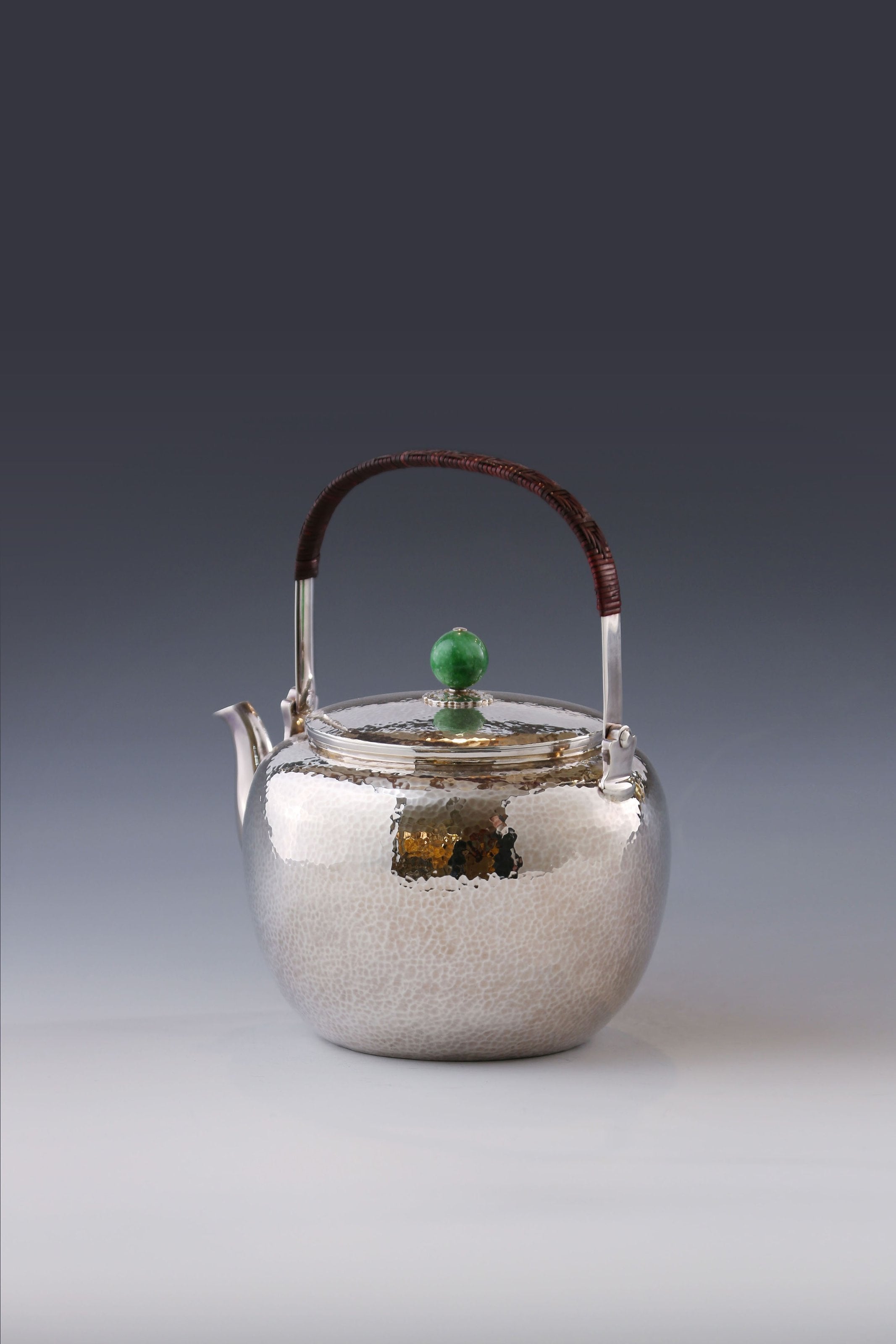 Jujube-shaped hammered silver pot
