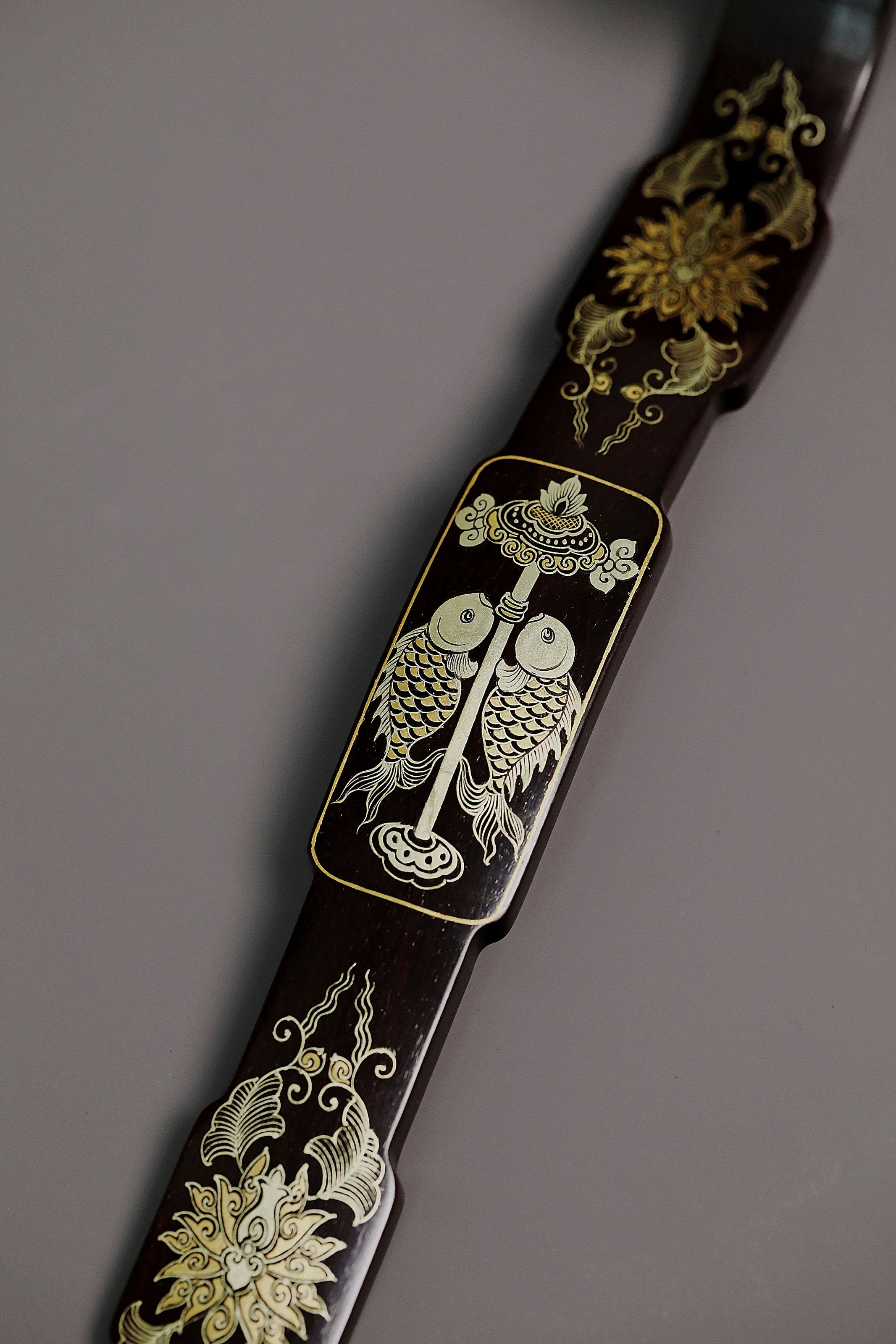 Small-leaf sandalwood inlaid with genuine gold Ruyi