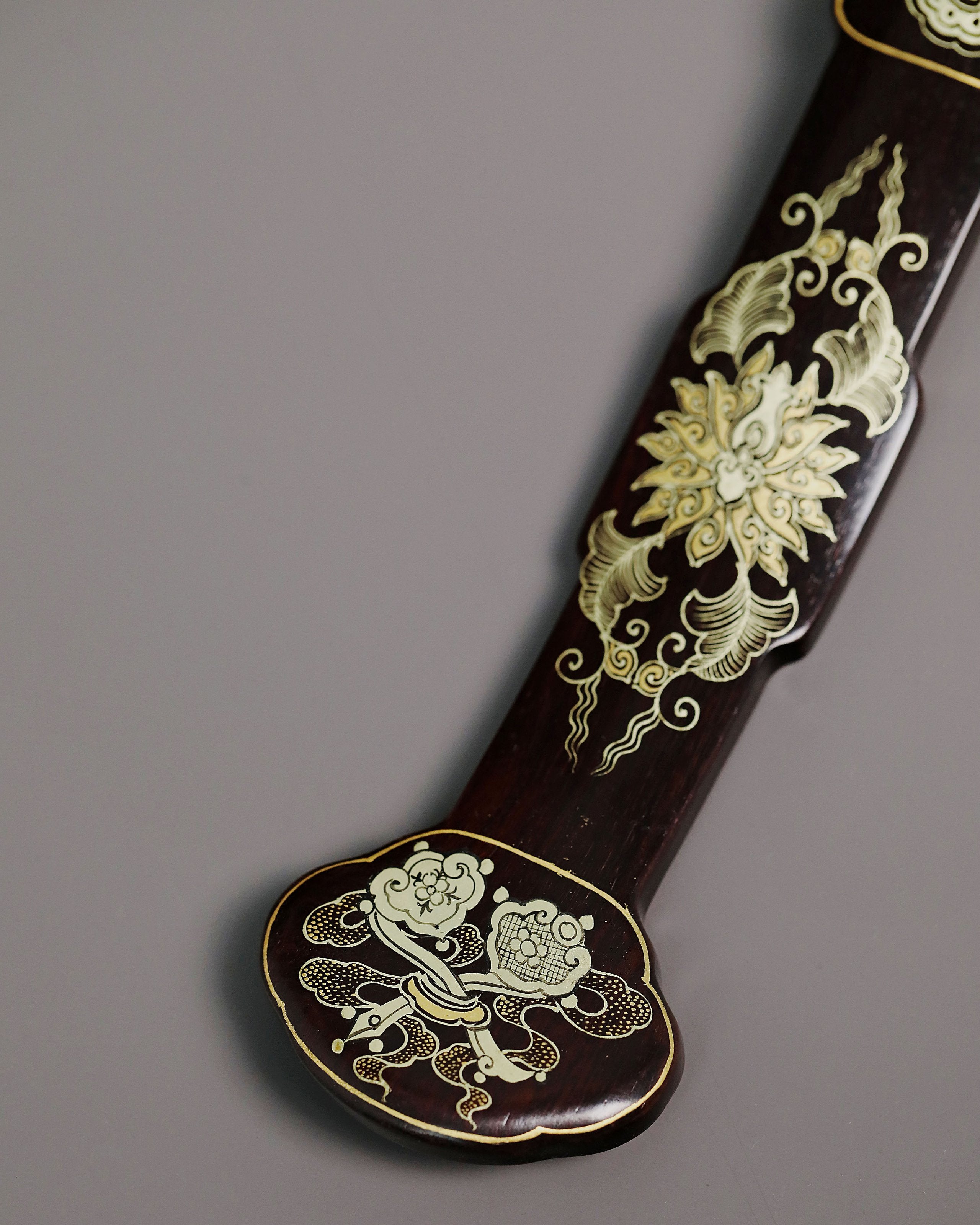 Small-leaf sandalwood inlaid with genuine gold Ruyi