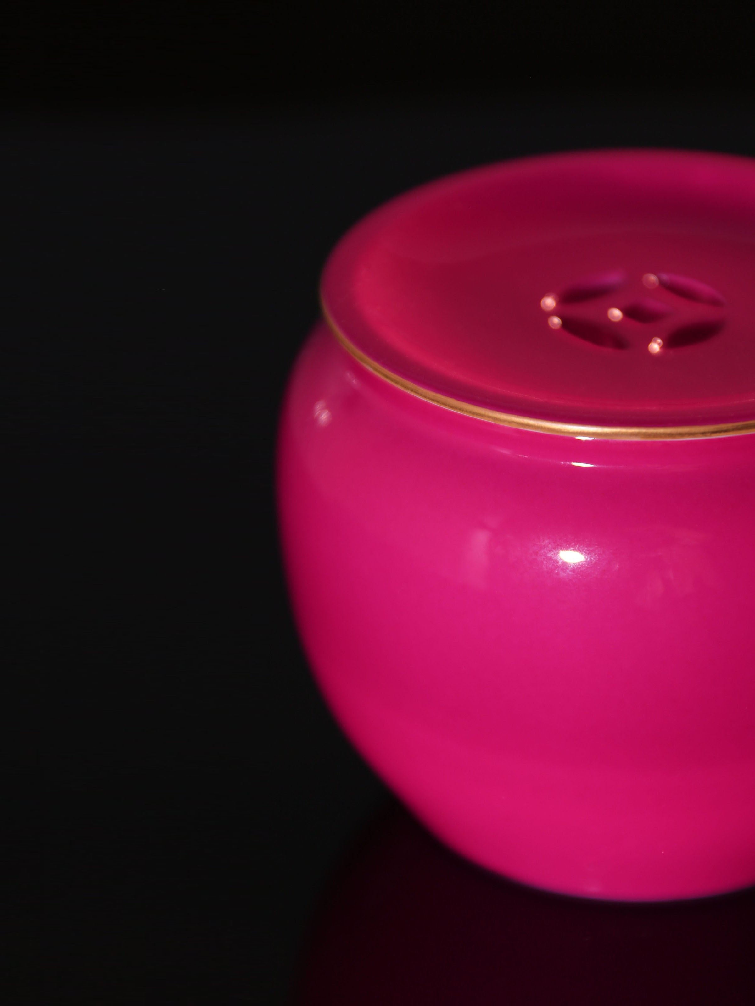 The rouge-dyed water vat