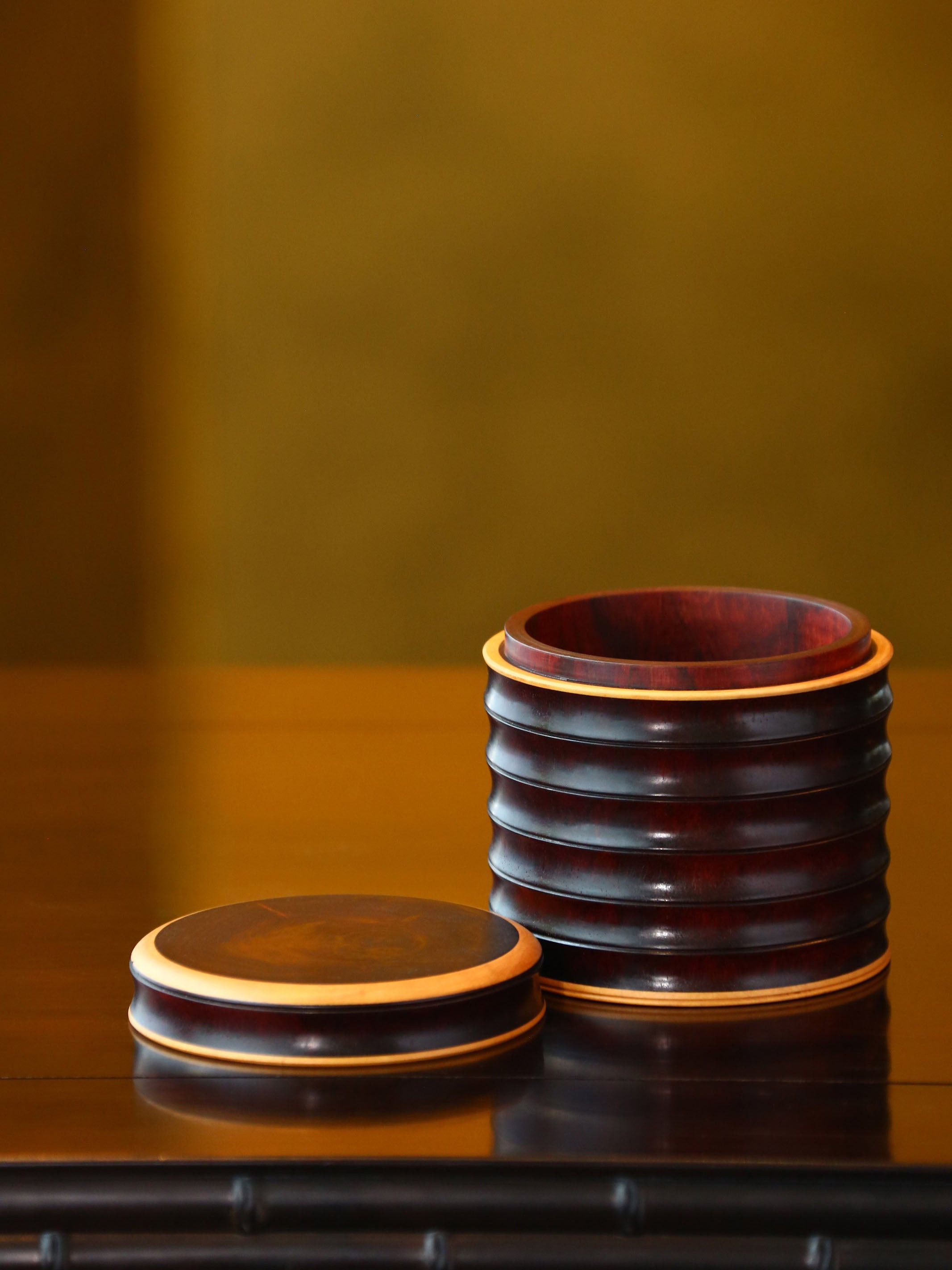 Small-leaf sandalwood/boxwood bamboo joint tea canister