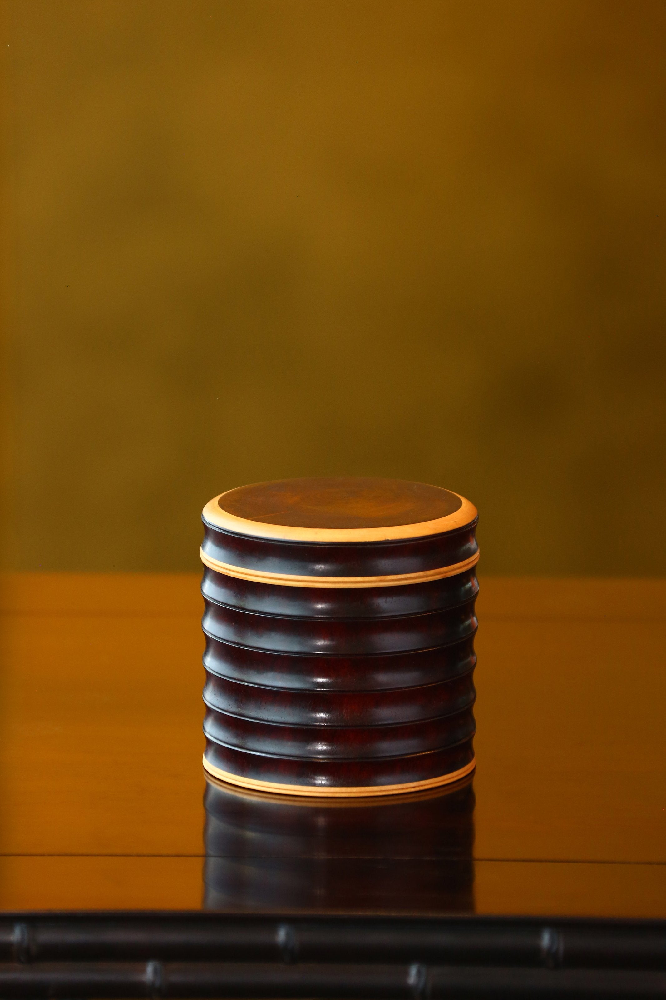 Small-leaf sandalwood/boxwood bamboo joint tea canister
