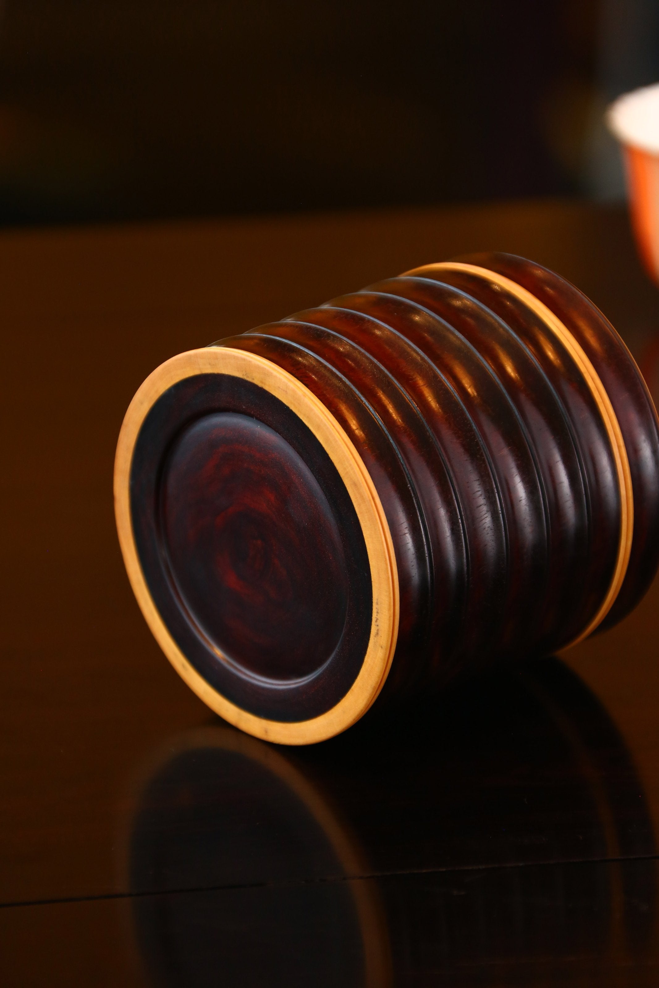 Small-leaf sandalwood/boxwood bamboo joint tea canister