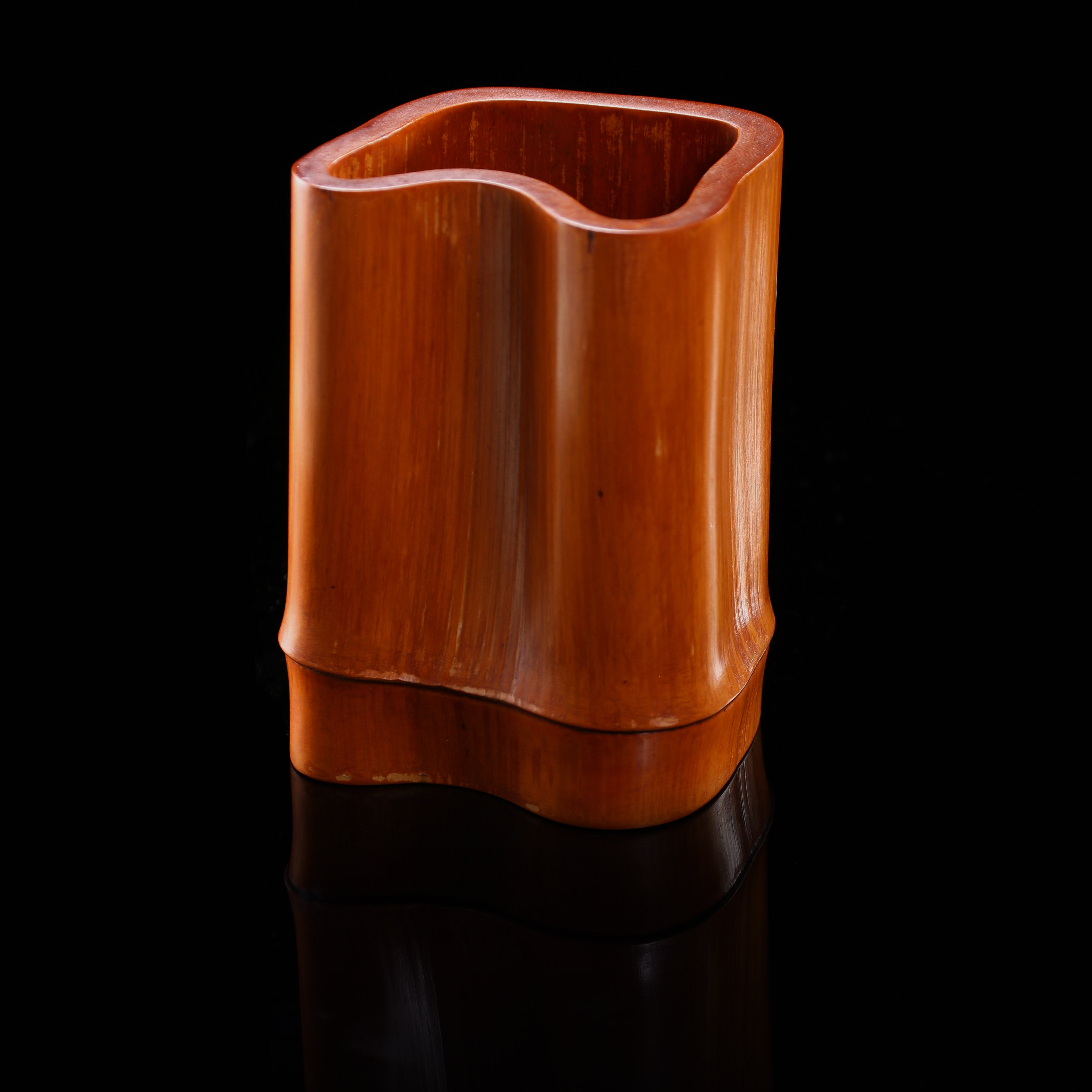 Bamboo square pen holder