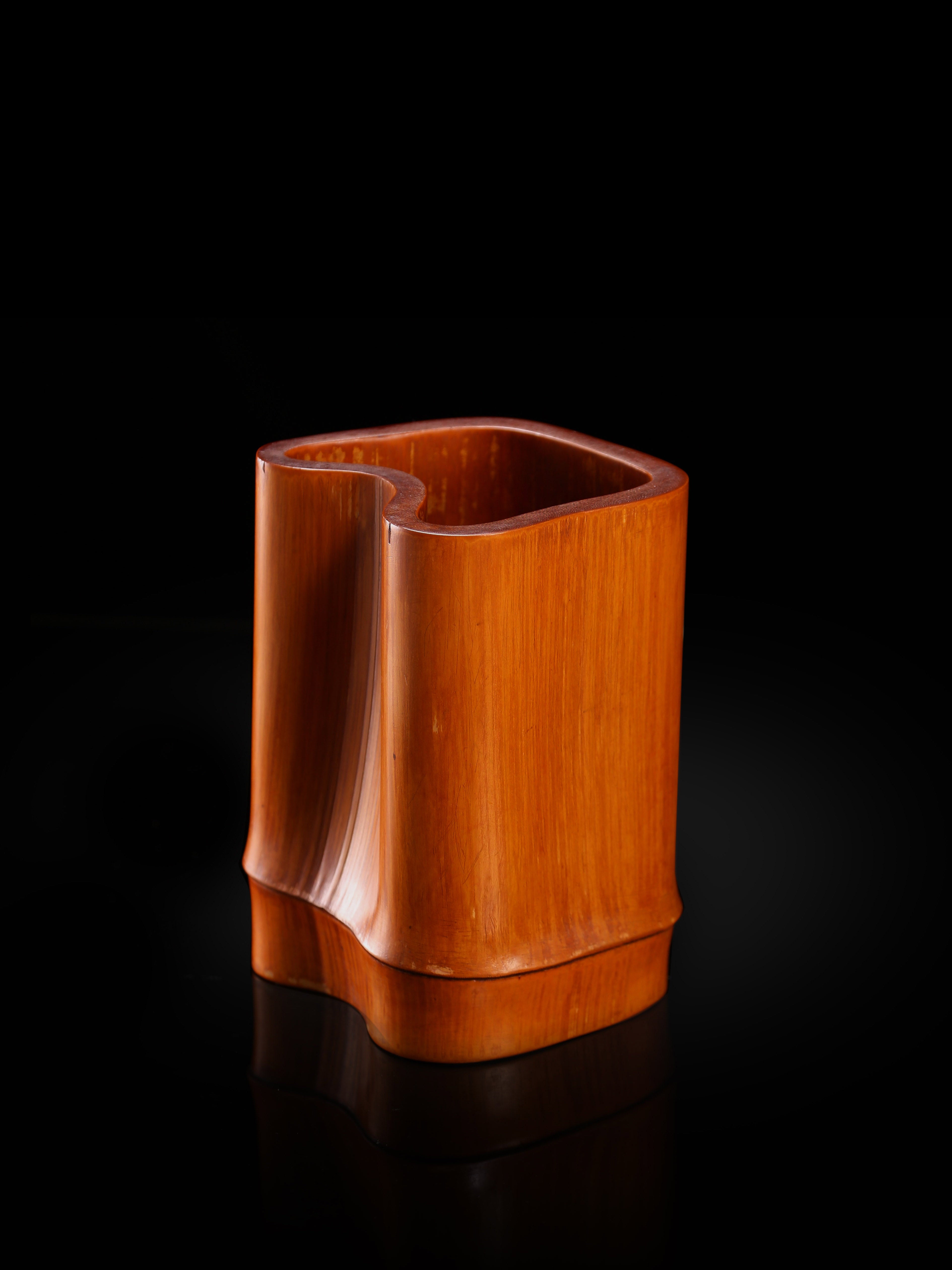 Bamboo square pen holder