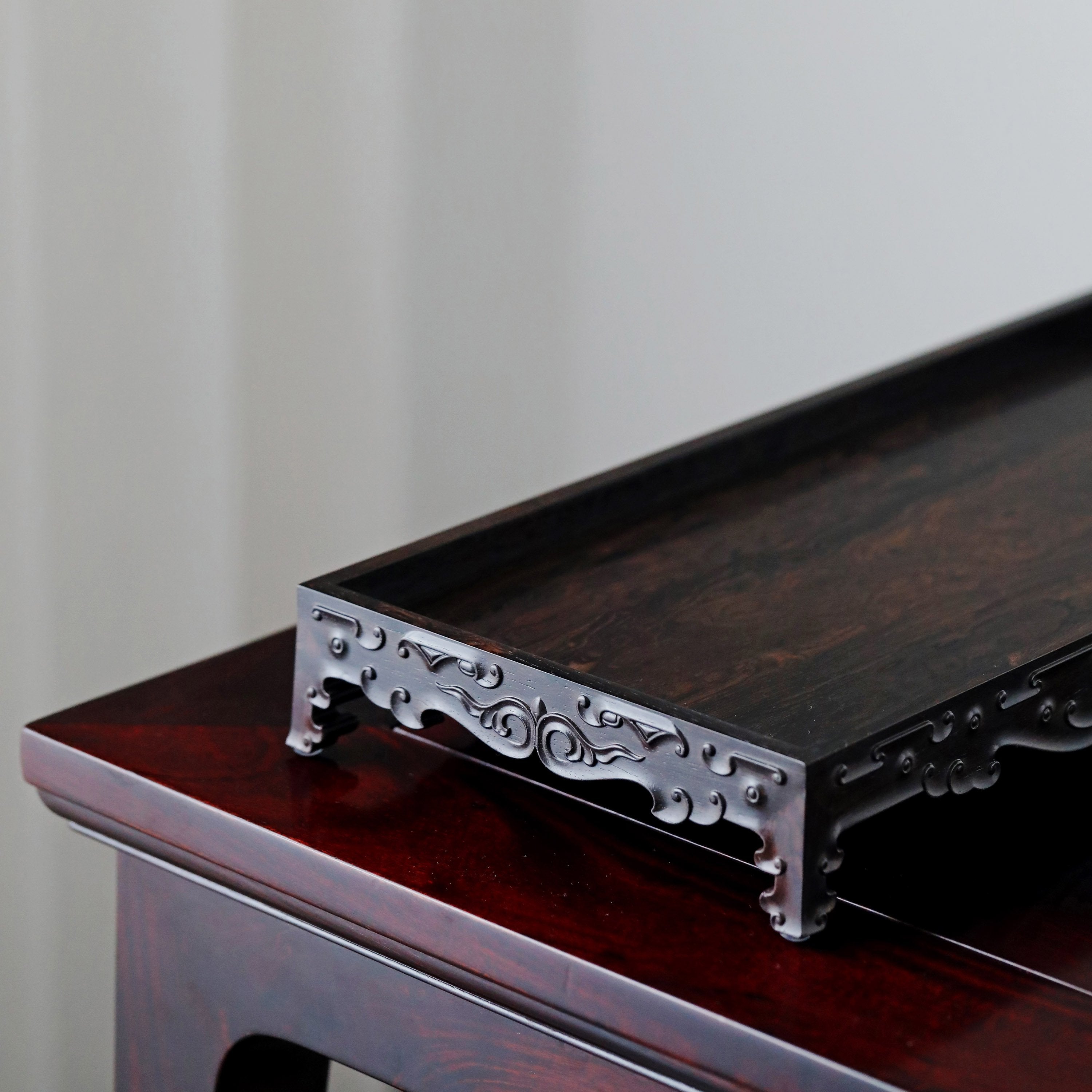 Purple sandalwood ruyi scroll plate