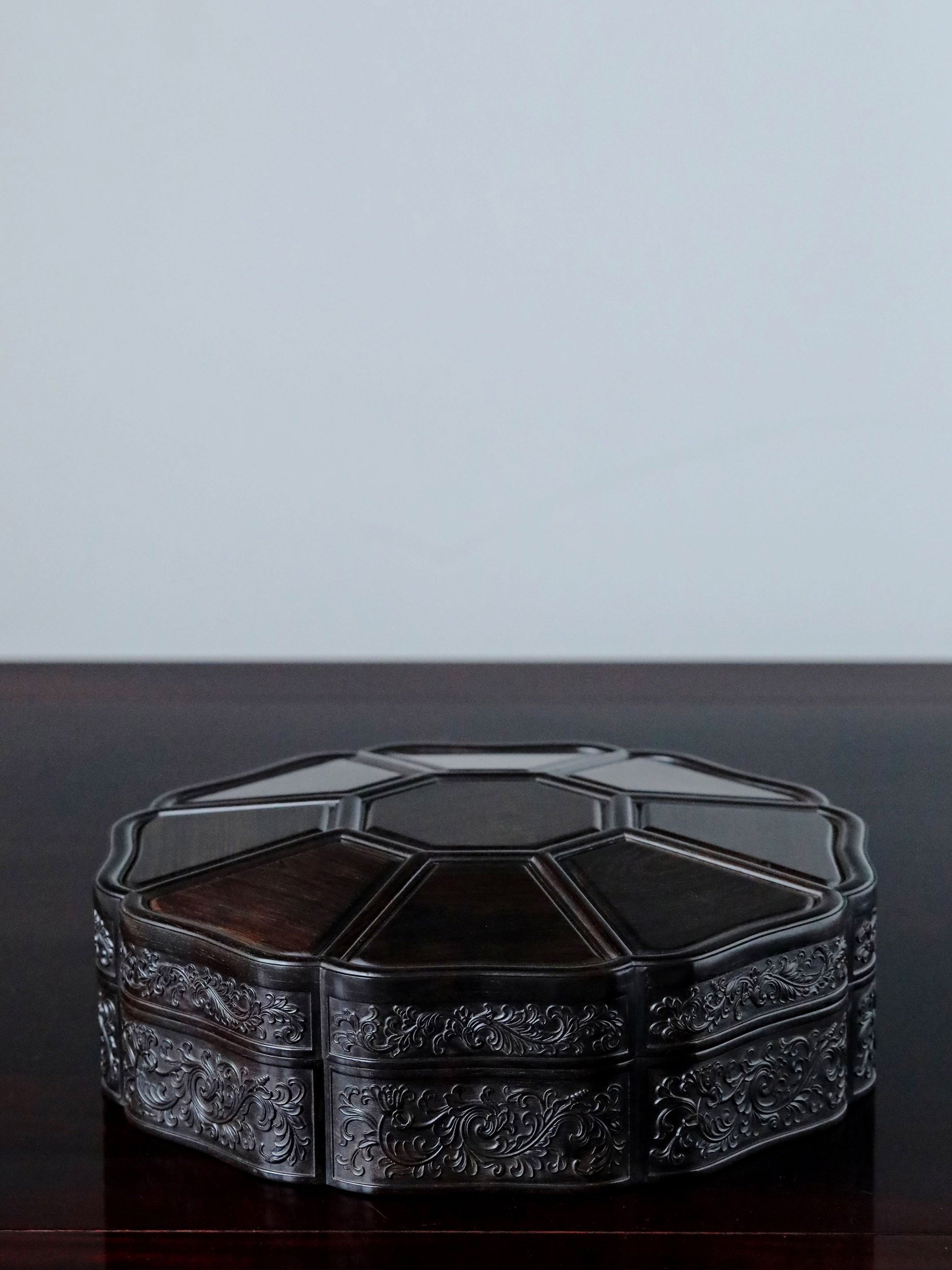 Purple sandalwood plain sunflower eight-treasure fruit box