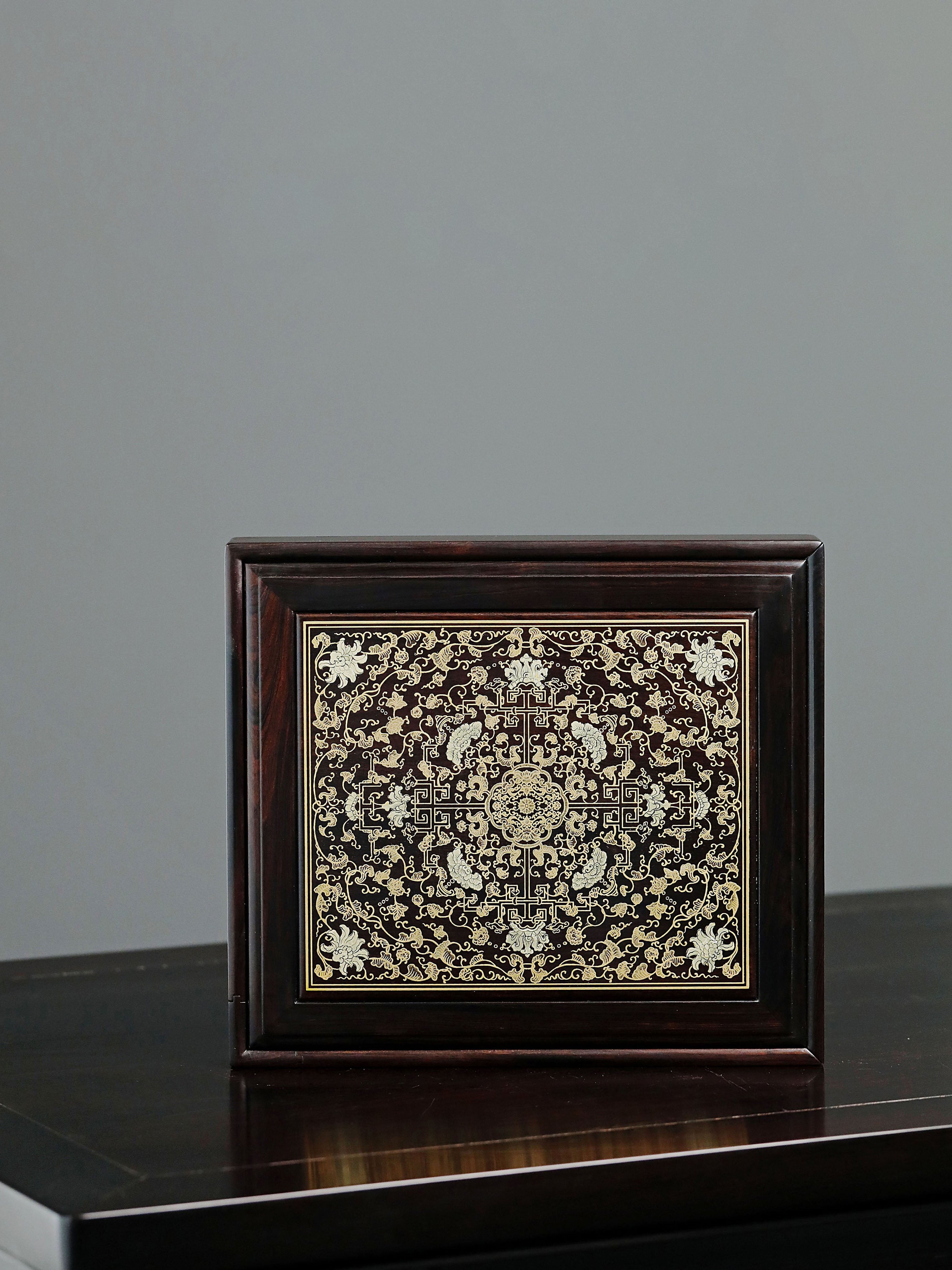 Purple sandalwood auspicious eight treasures/treasure flower gold-painted pull-out tea box