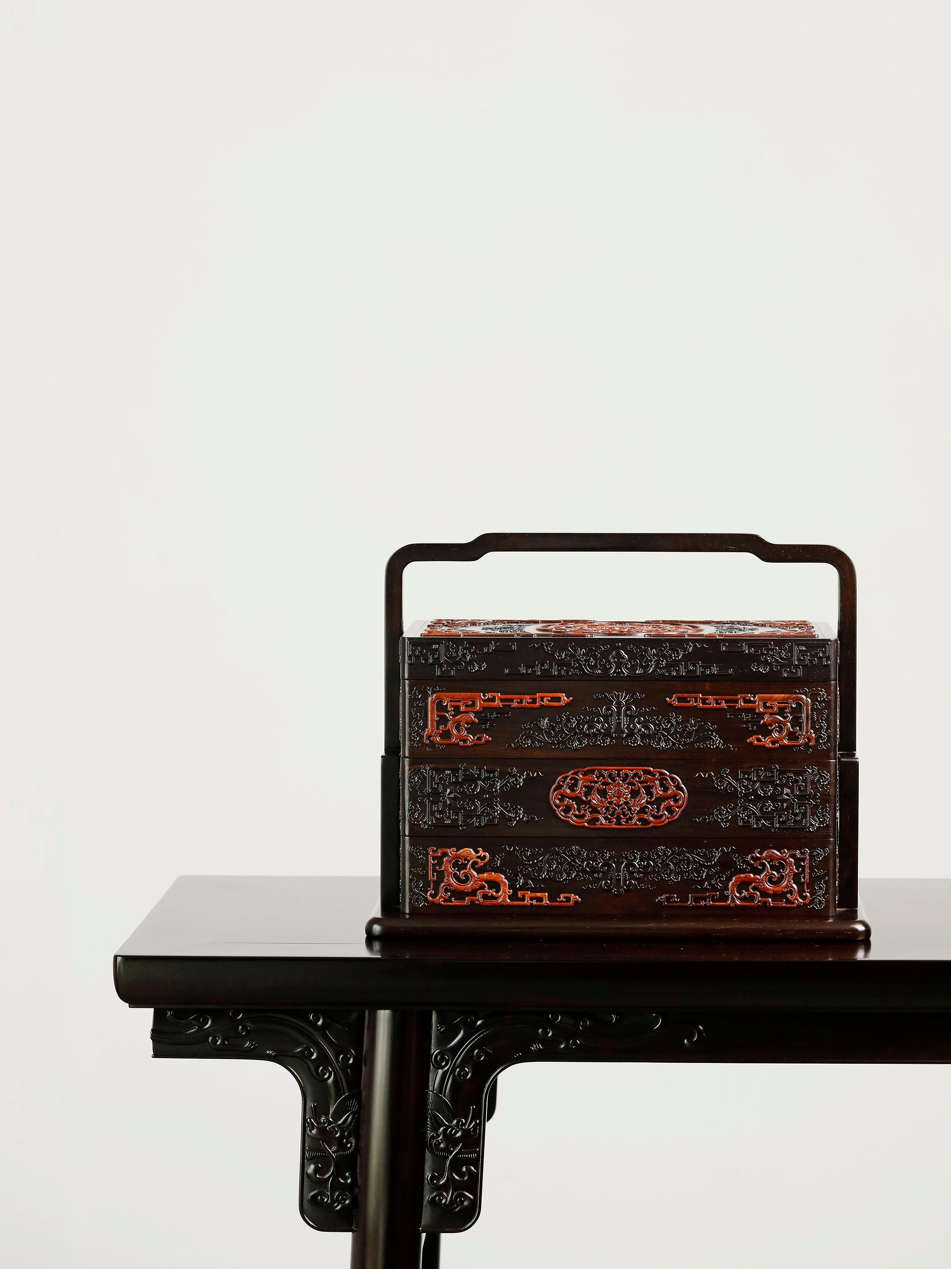 Purple sandalwood three-tiered carrying box inlaid with dragon motif
