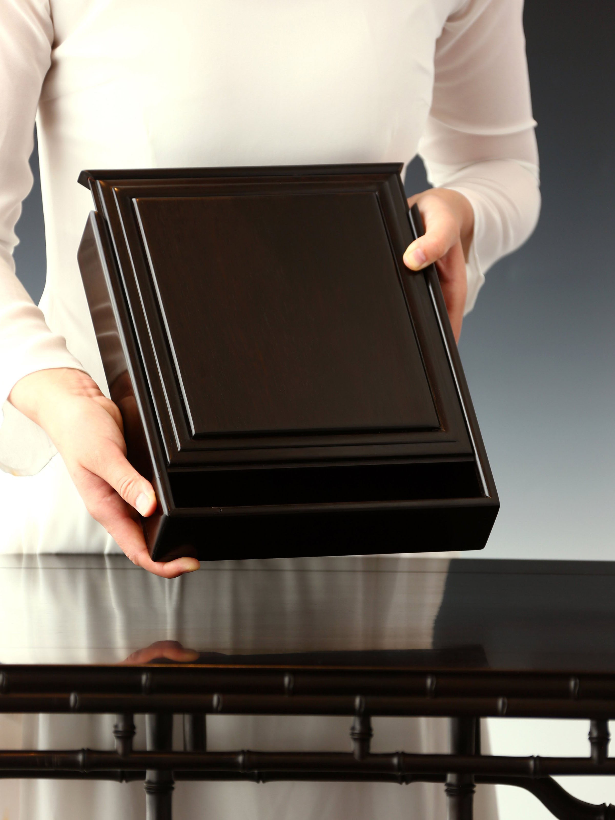 Purple sandalwood plain pull-out tea box