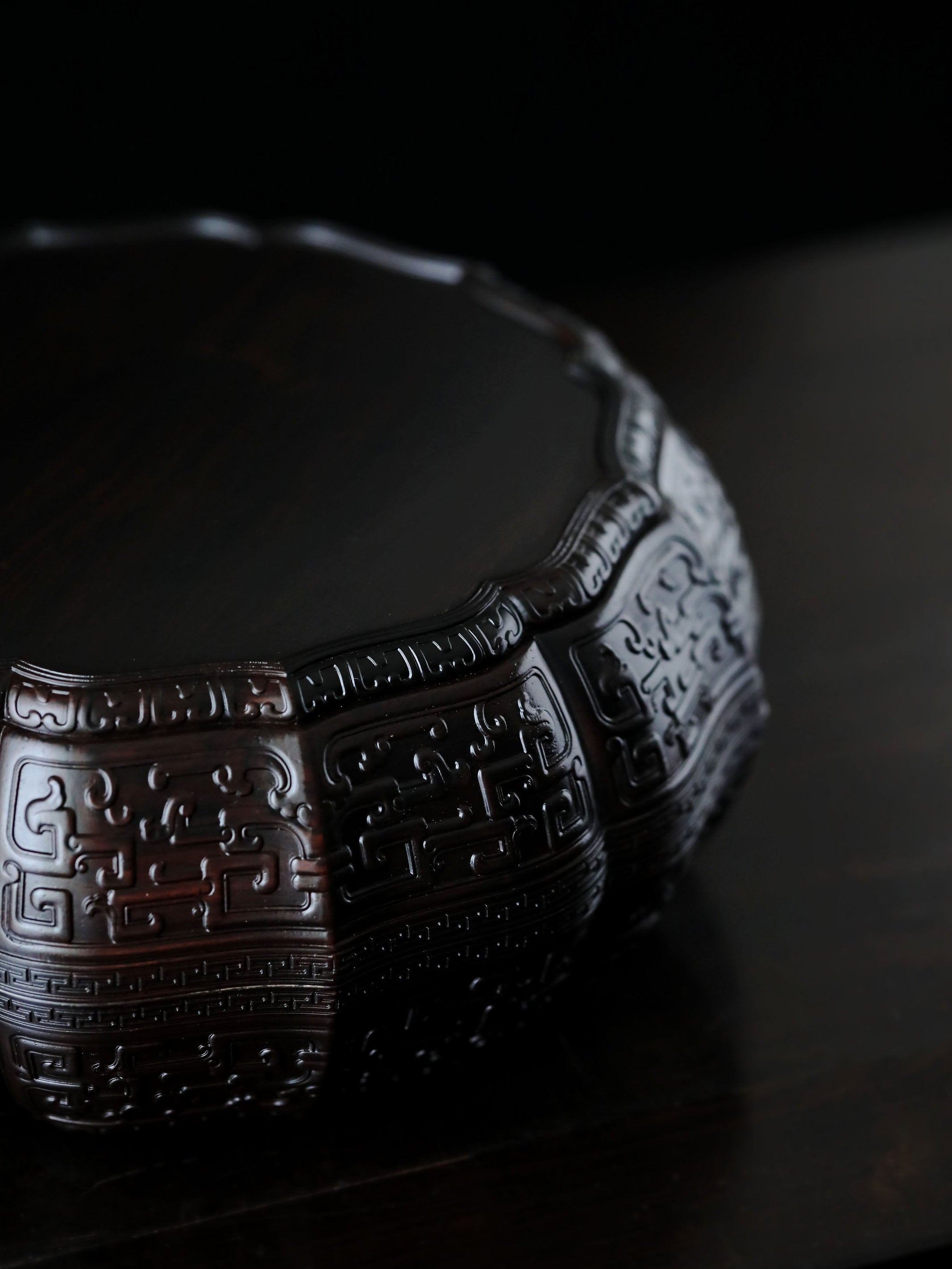 Purple sandalwood/Burmese carved twelve-cornered fruit box with a longevity sunflower shape