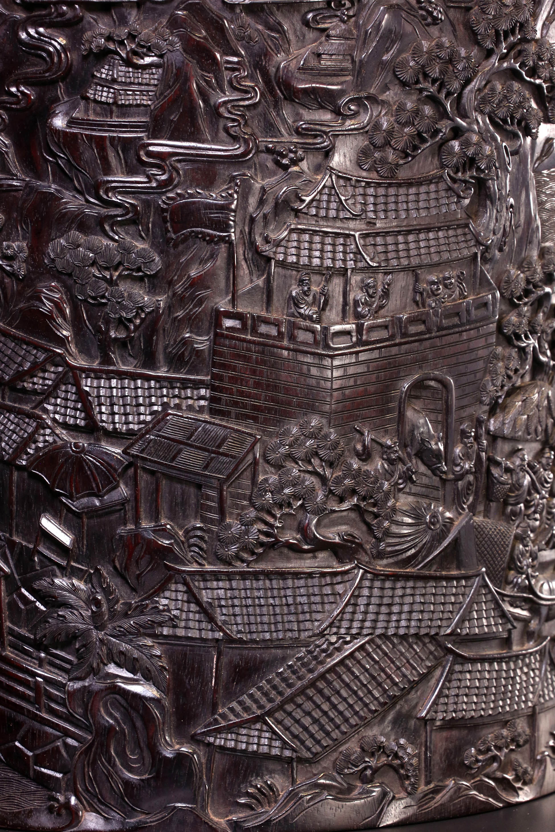 Indian rosewood brush holder depicting the Qingming Scroll