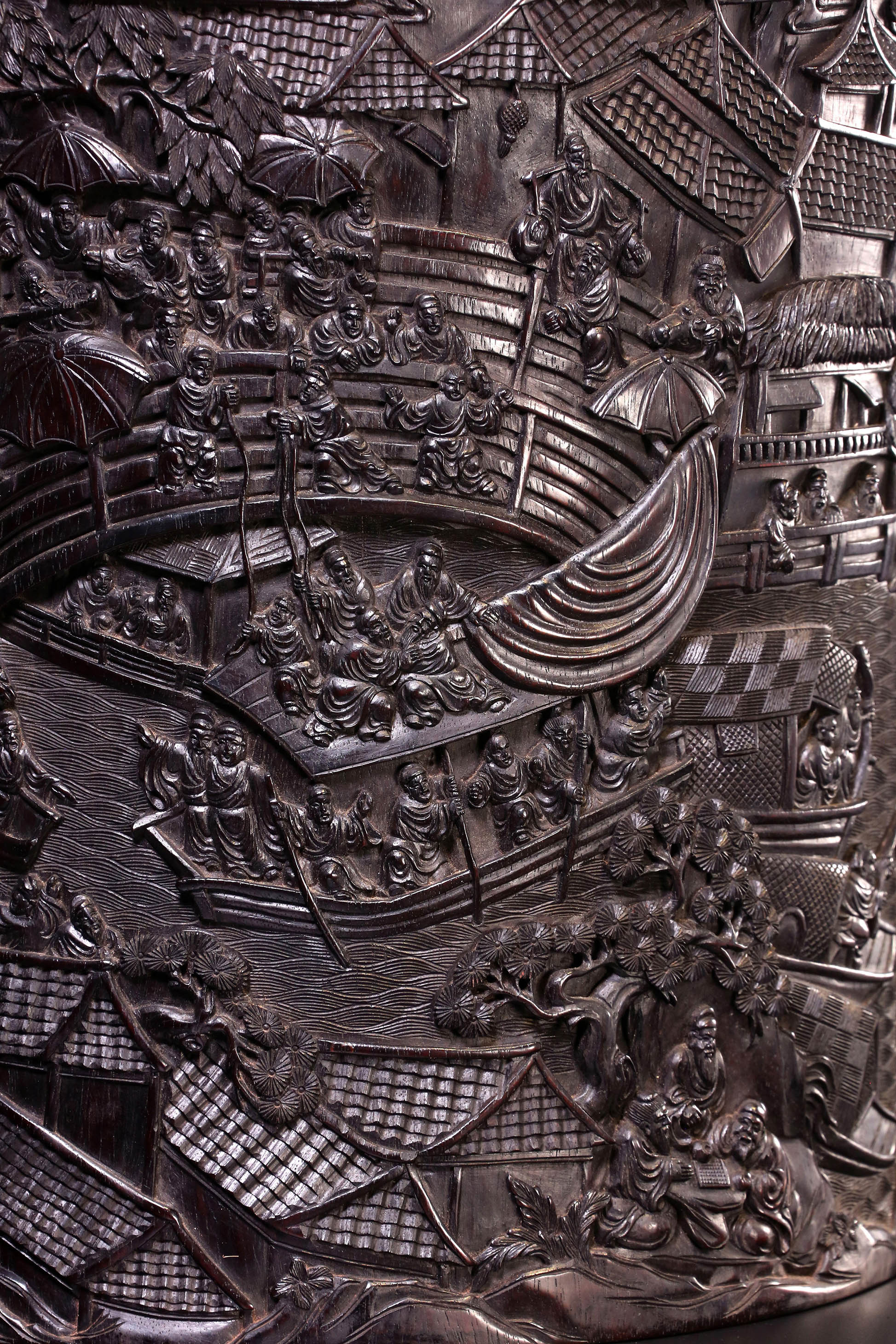 Indian rosewood brush holder depicting the Qingming Scroll