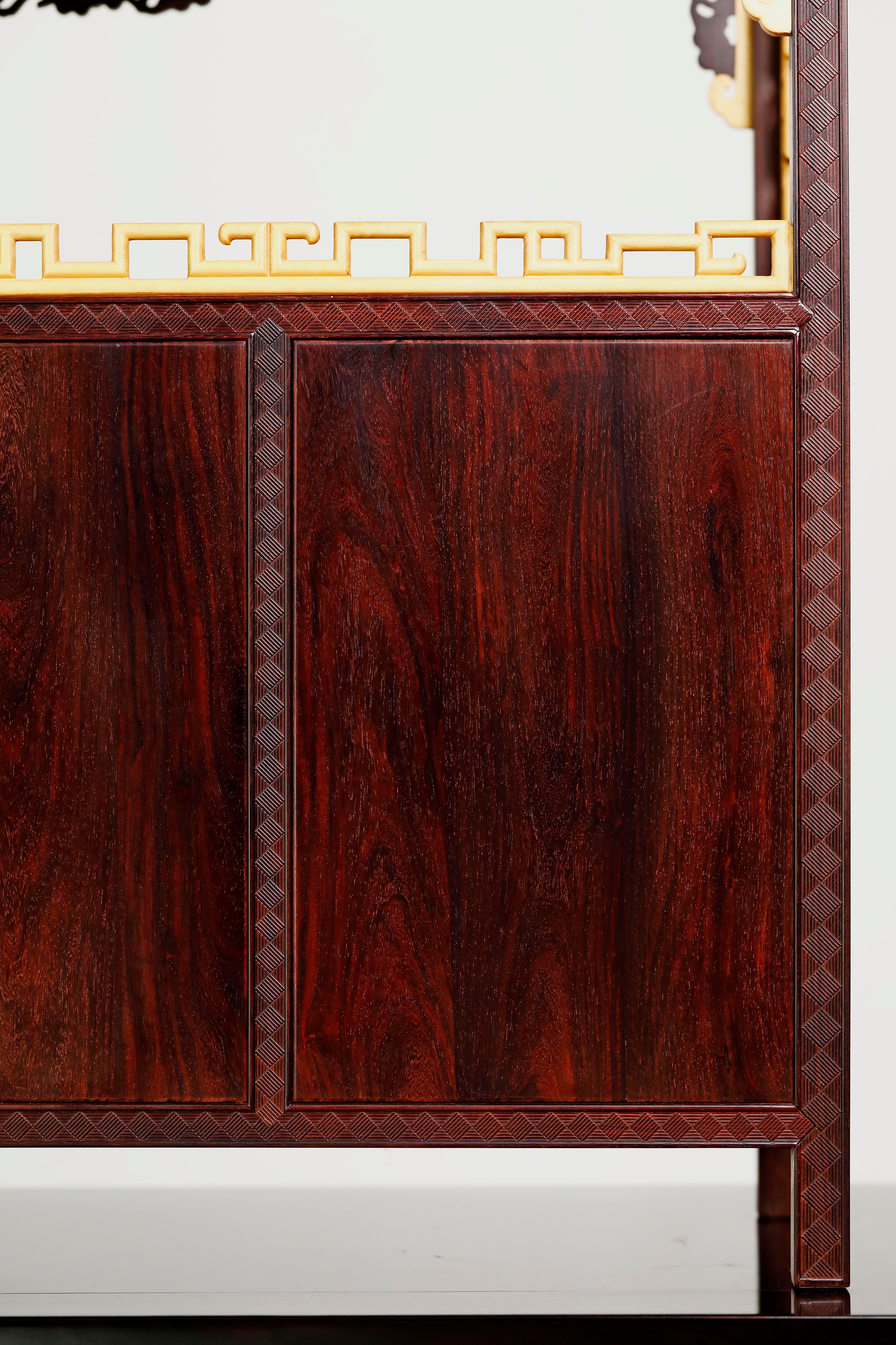 Small-leaf sandalwood inlaid table with antique display shelf