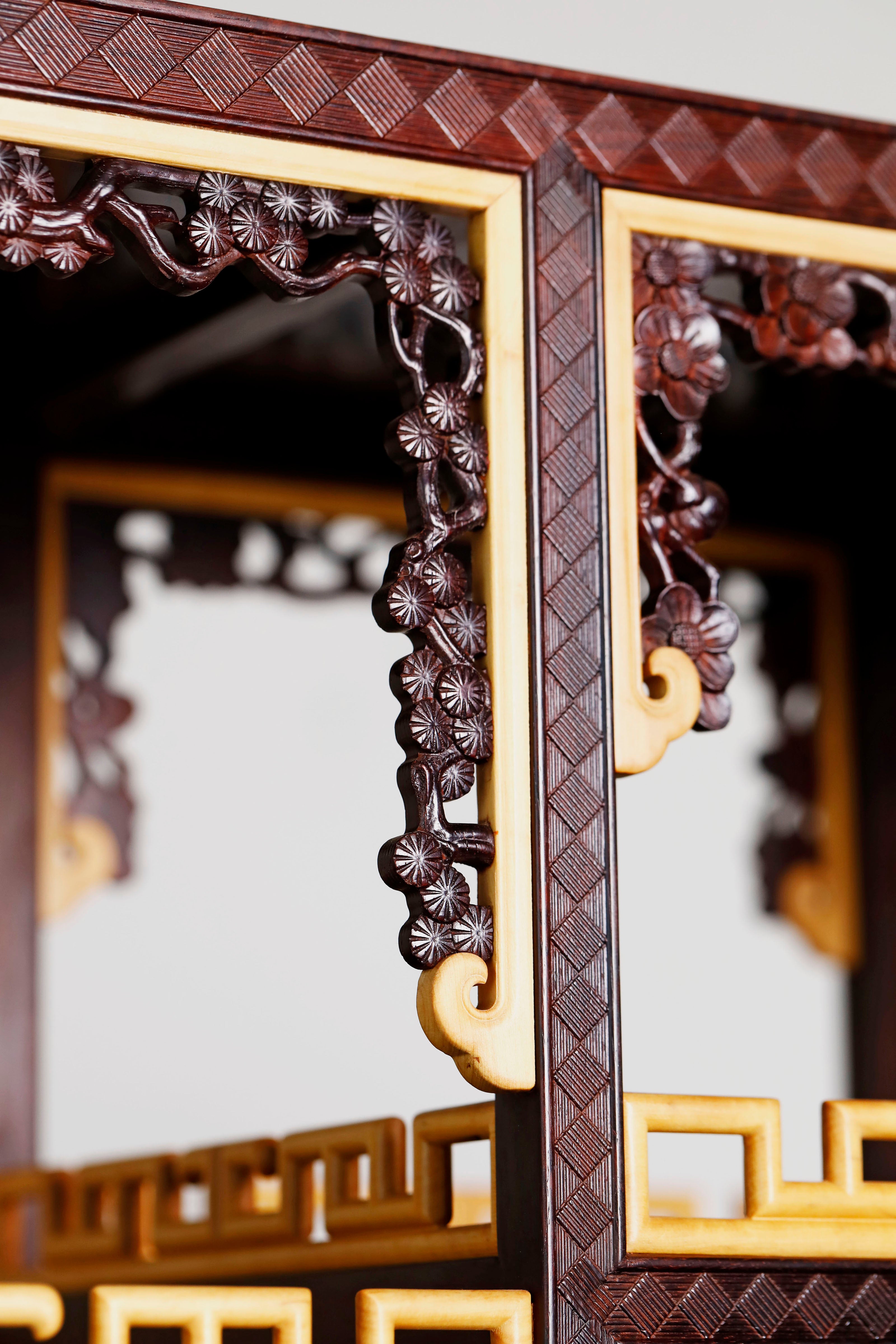 Small-leaf sandalwood inlaid table with antique display shelf