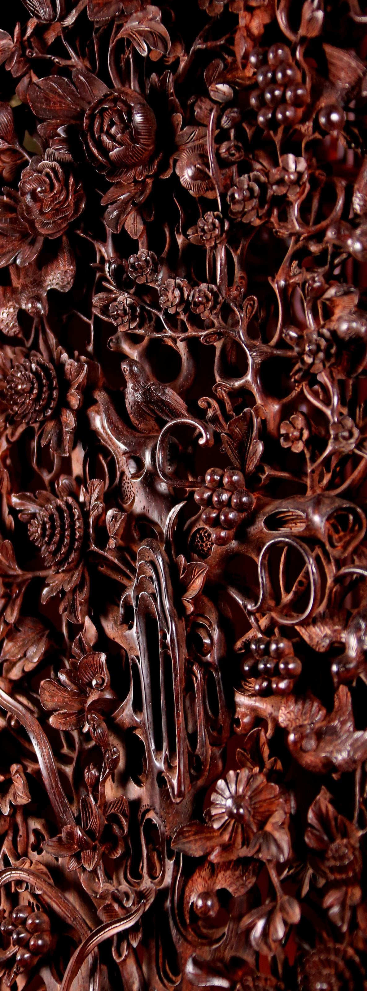 Rosewood openwork antique-style tea cabinet