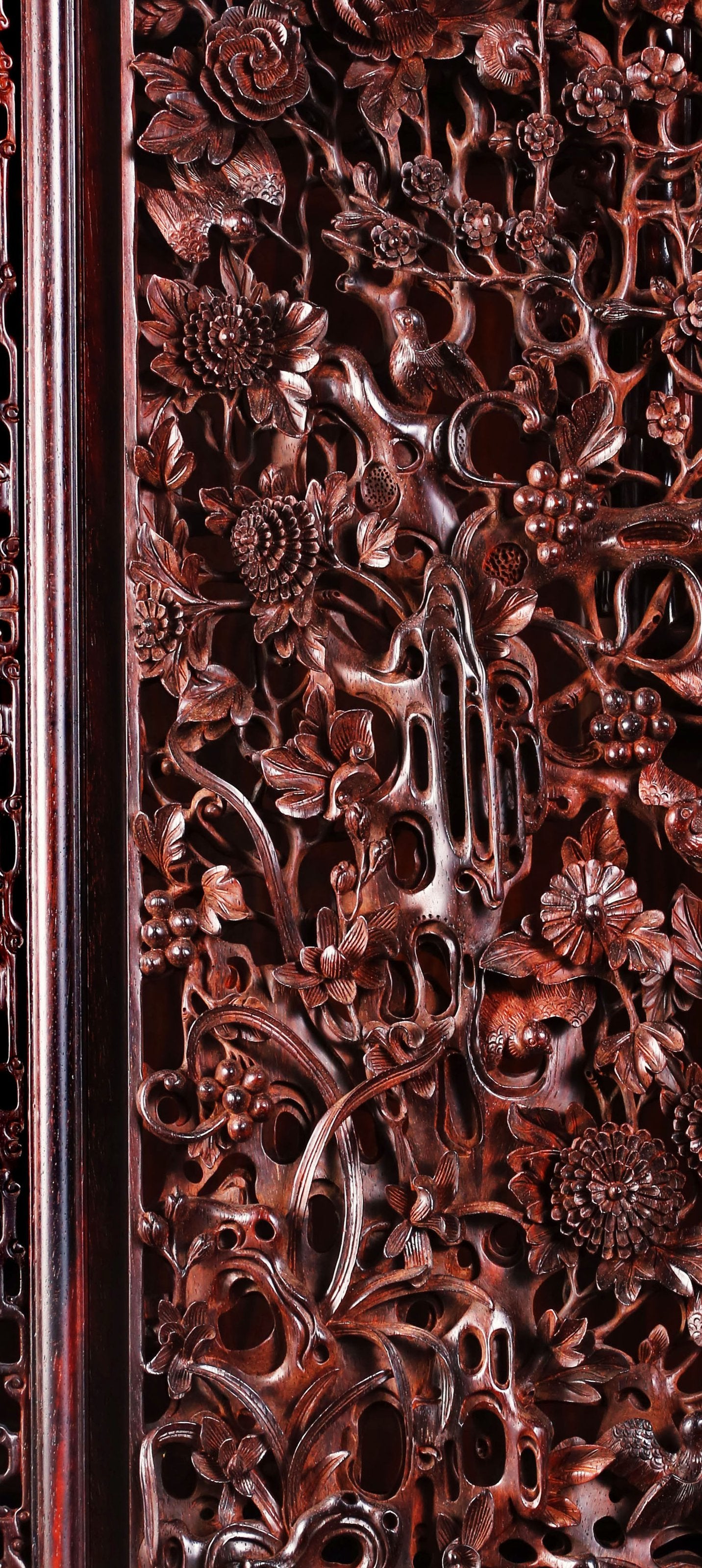 Rosewood openwork antique-style tea cabinet