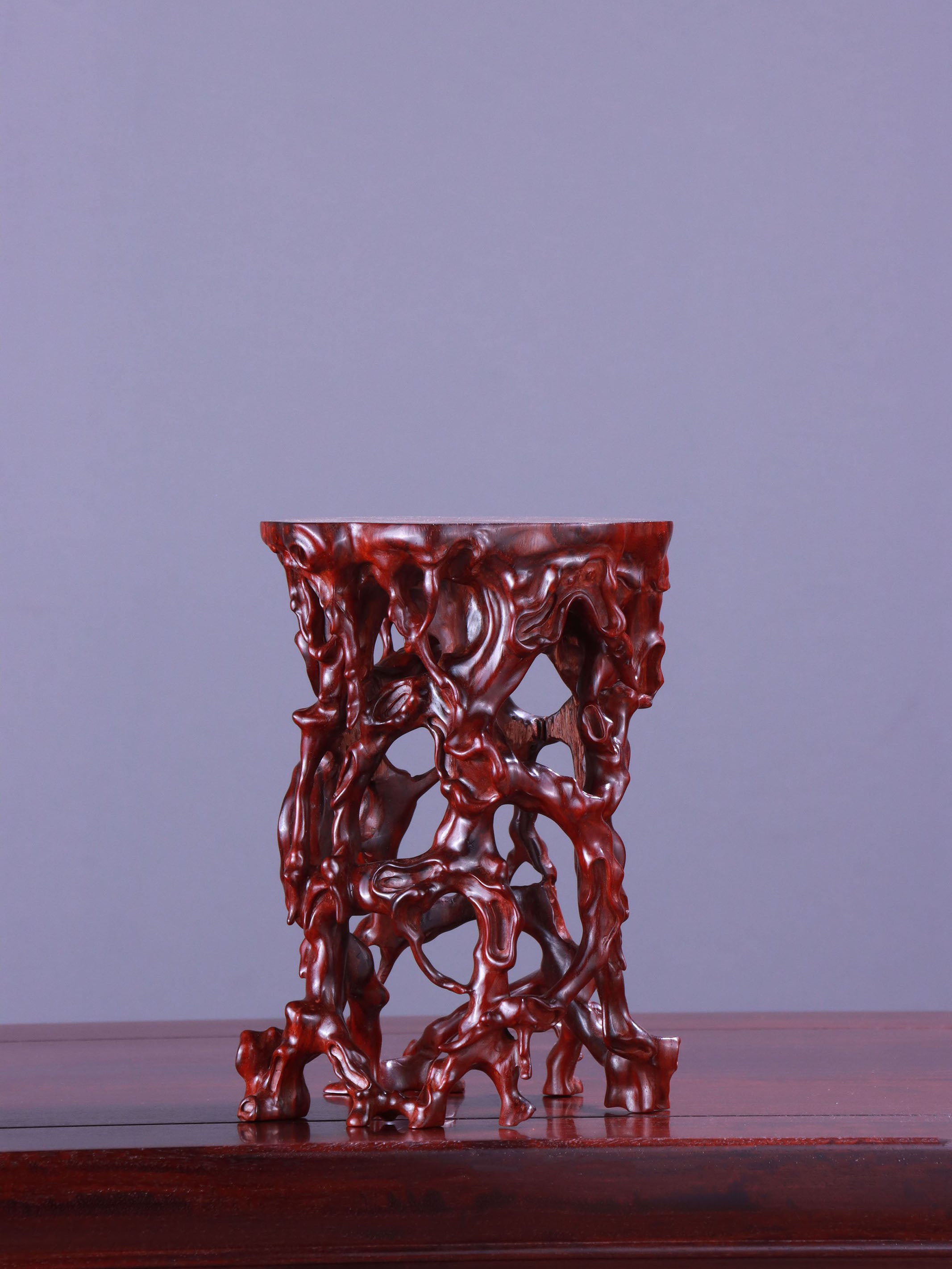 Small-leaf sandalwood ornament