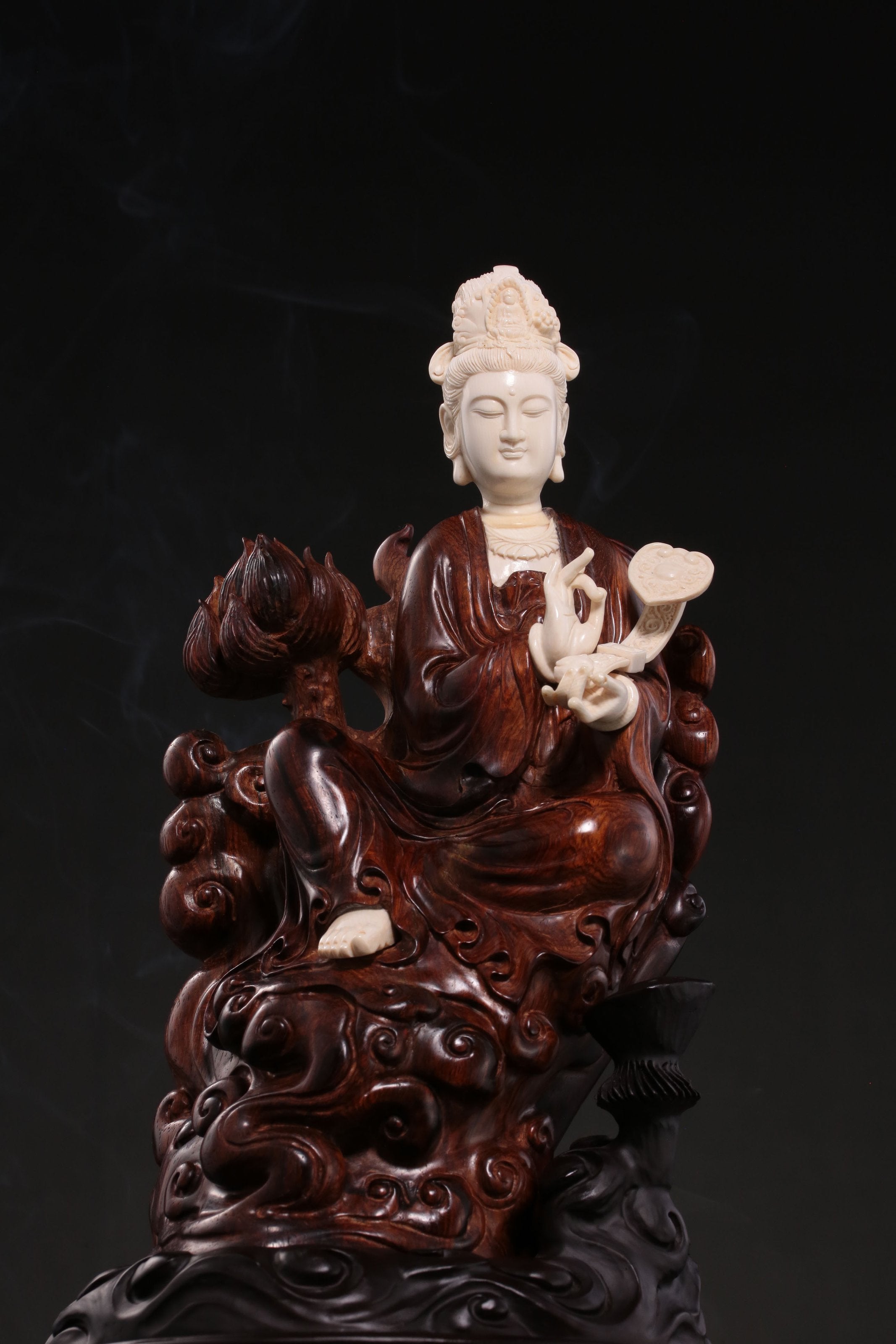 Seated Ruyi Guanyin