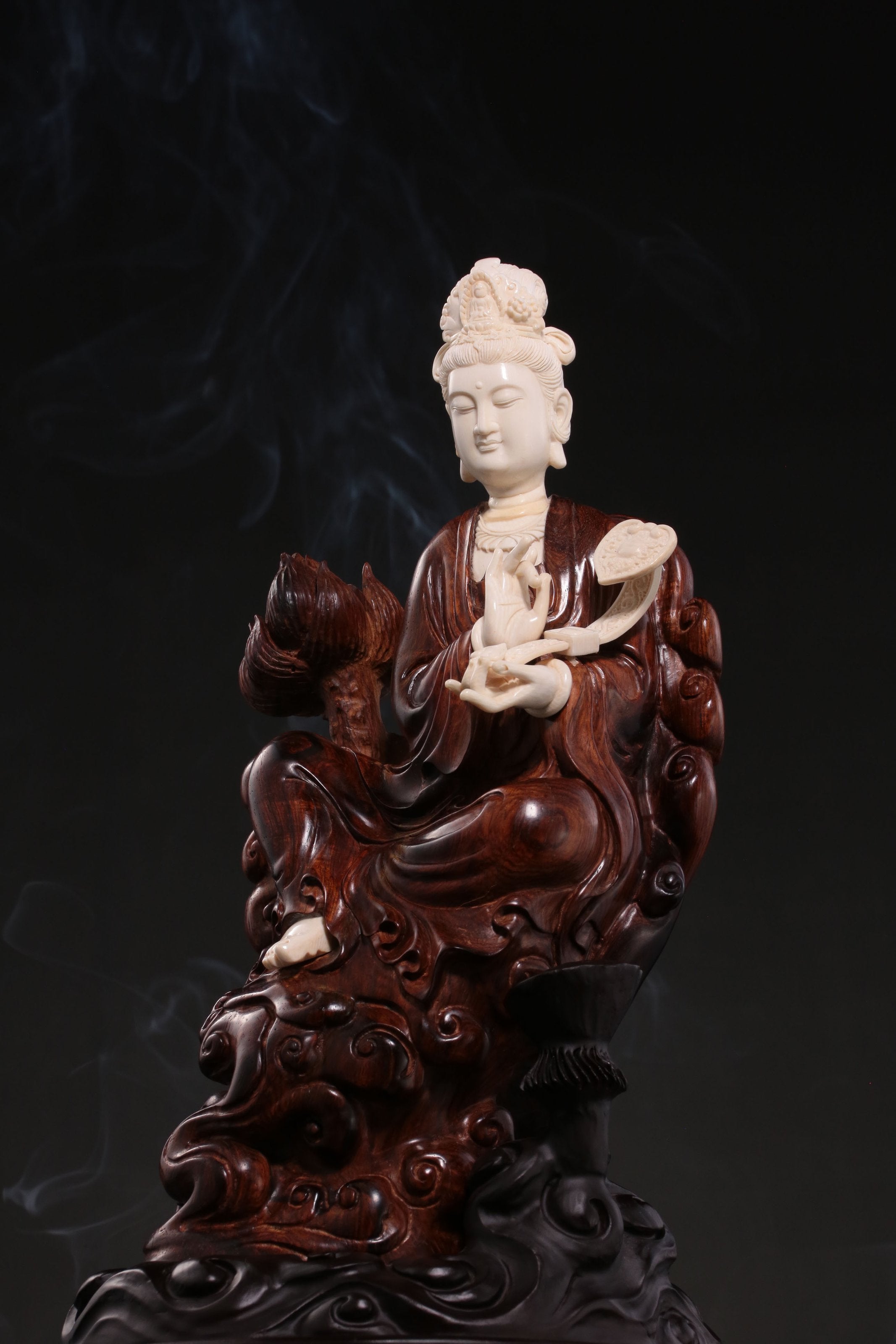 Seated Ruyi Guanyin