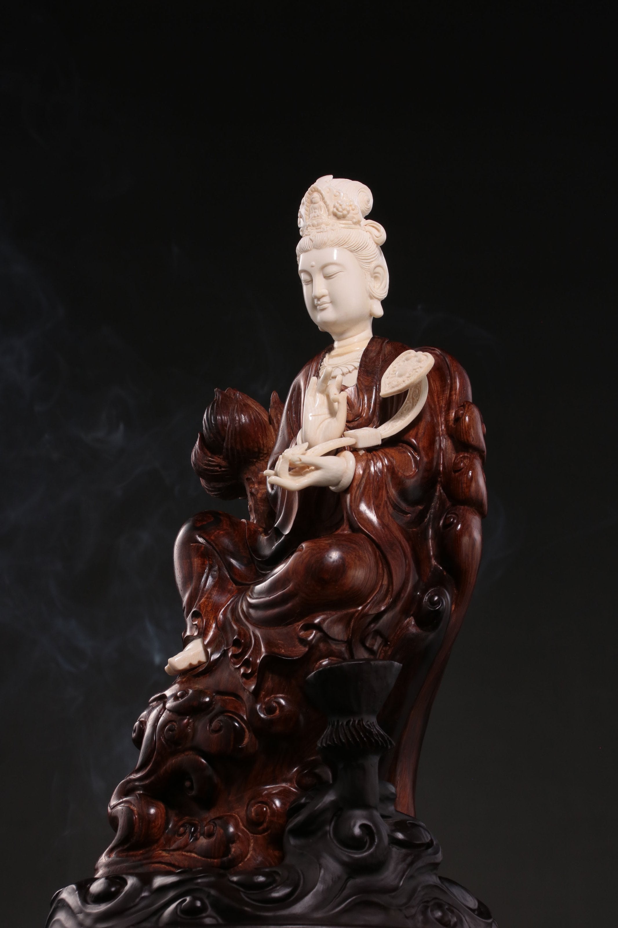 Seated Ruyi Guanyin