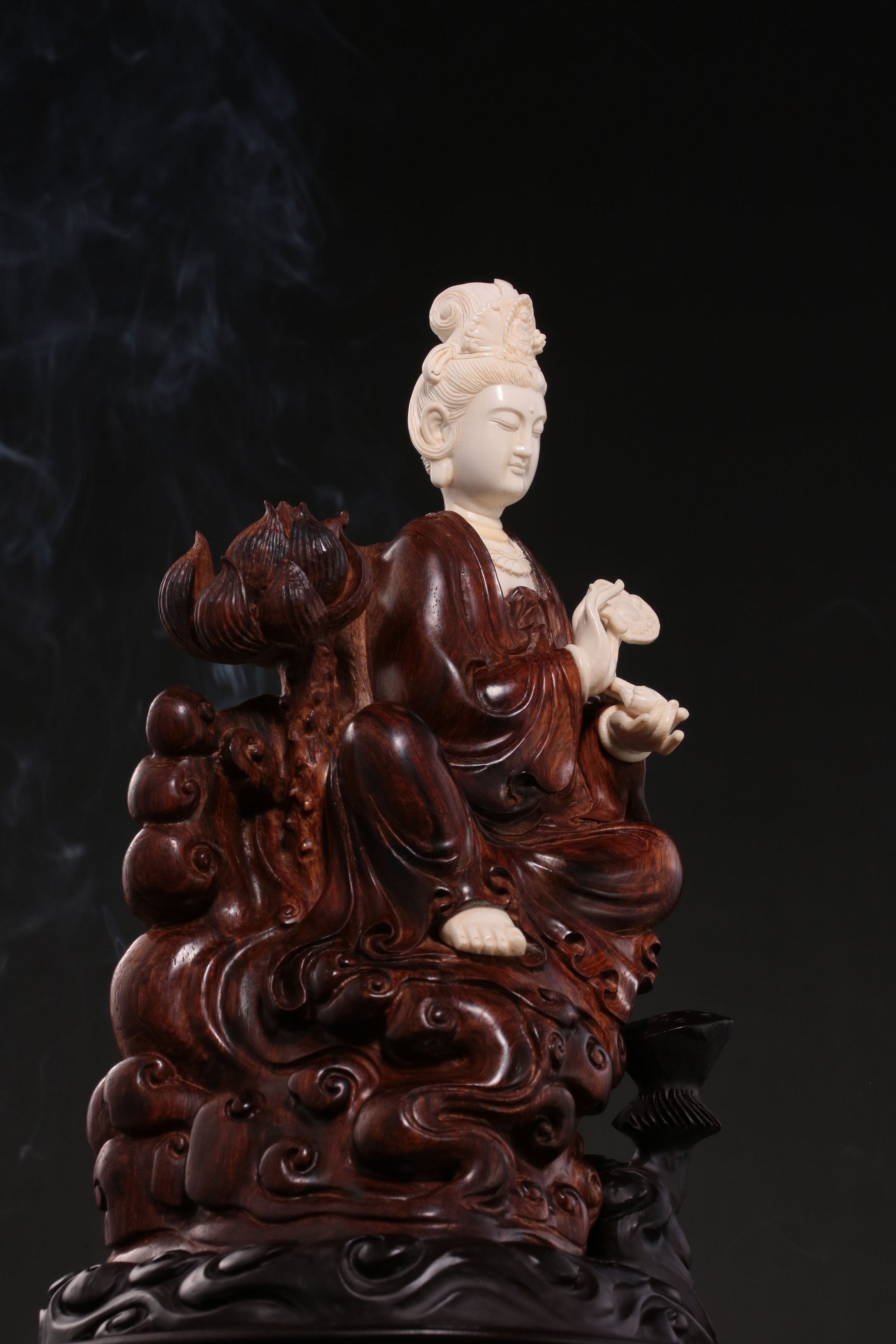 Seated Ruyi Guanyin