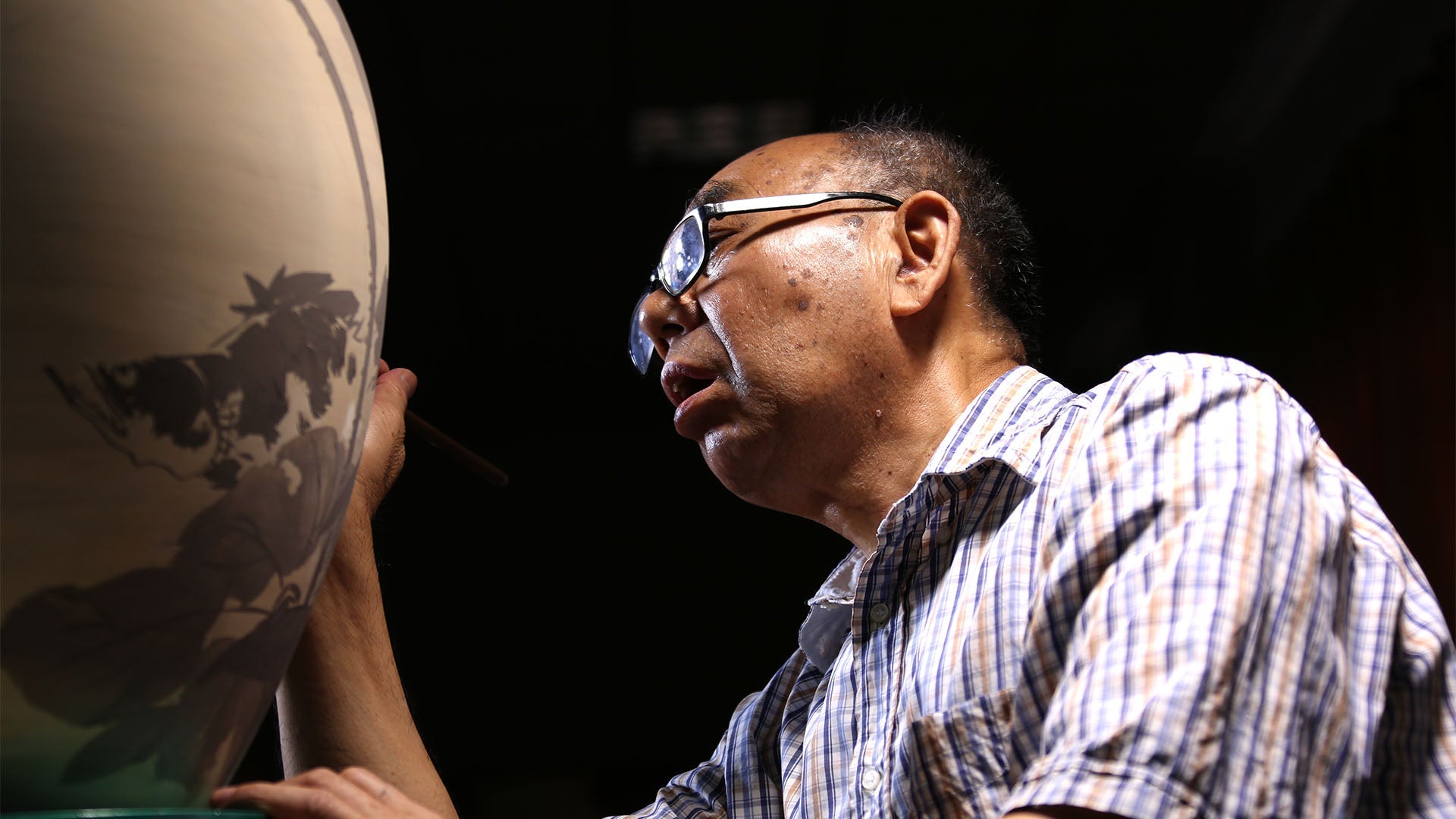 景德镇手工制瓷技艺青花非遗传承人 黄云鹏