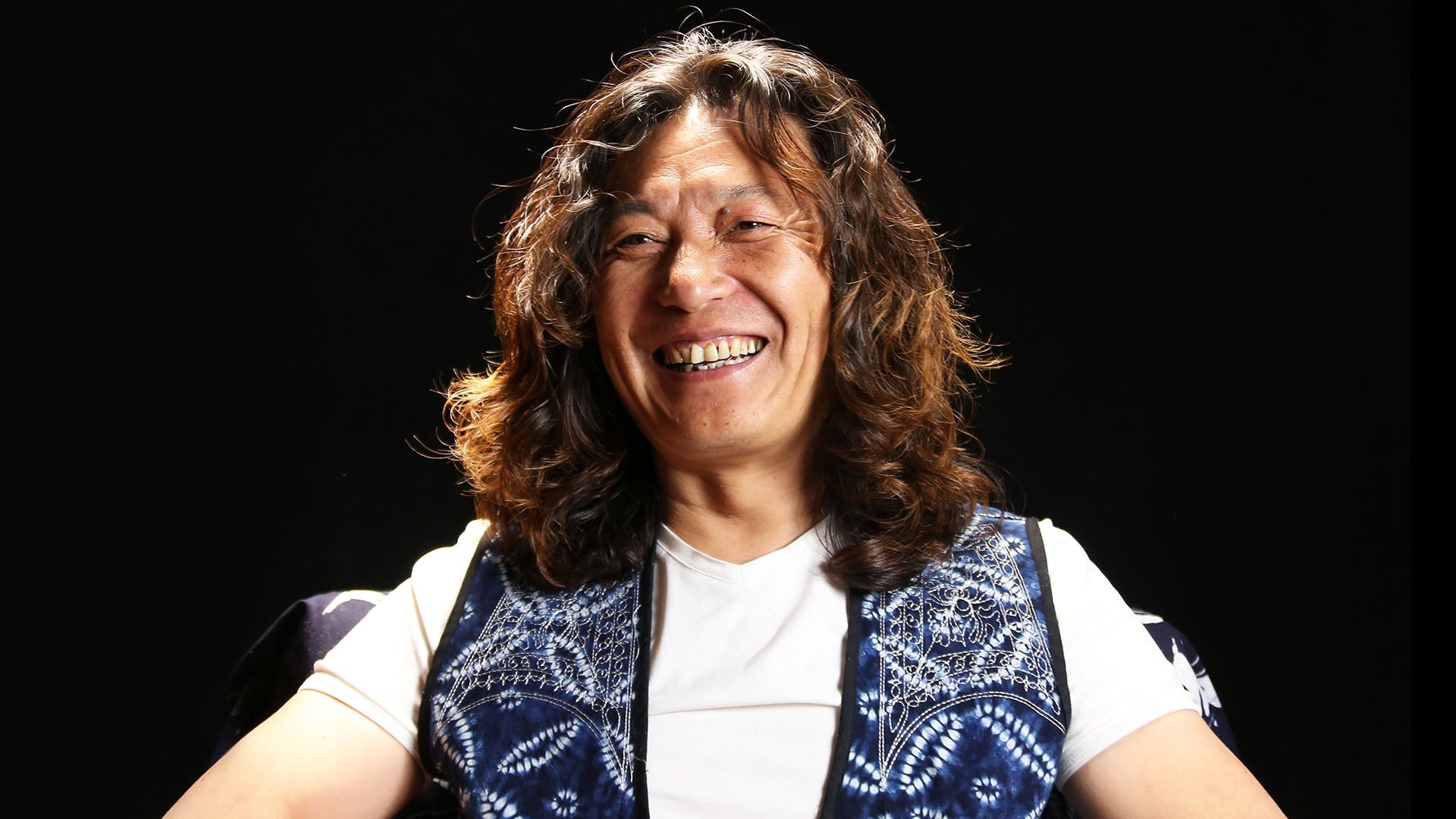 银器锻制技艺非遗传承人 母炳林