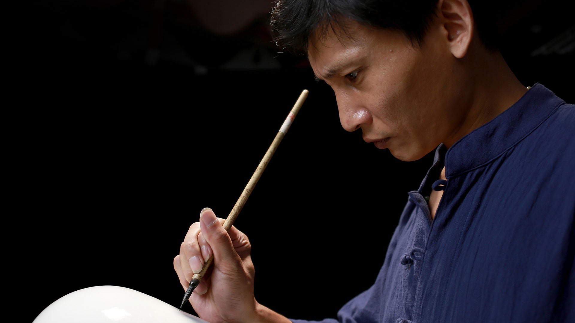 景德镇釉上彩堆金工艺大师 张剑