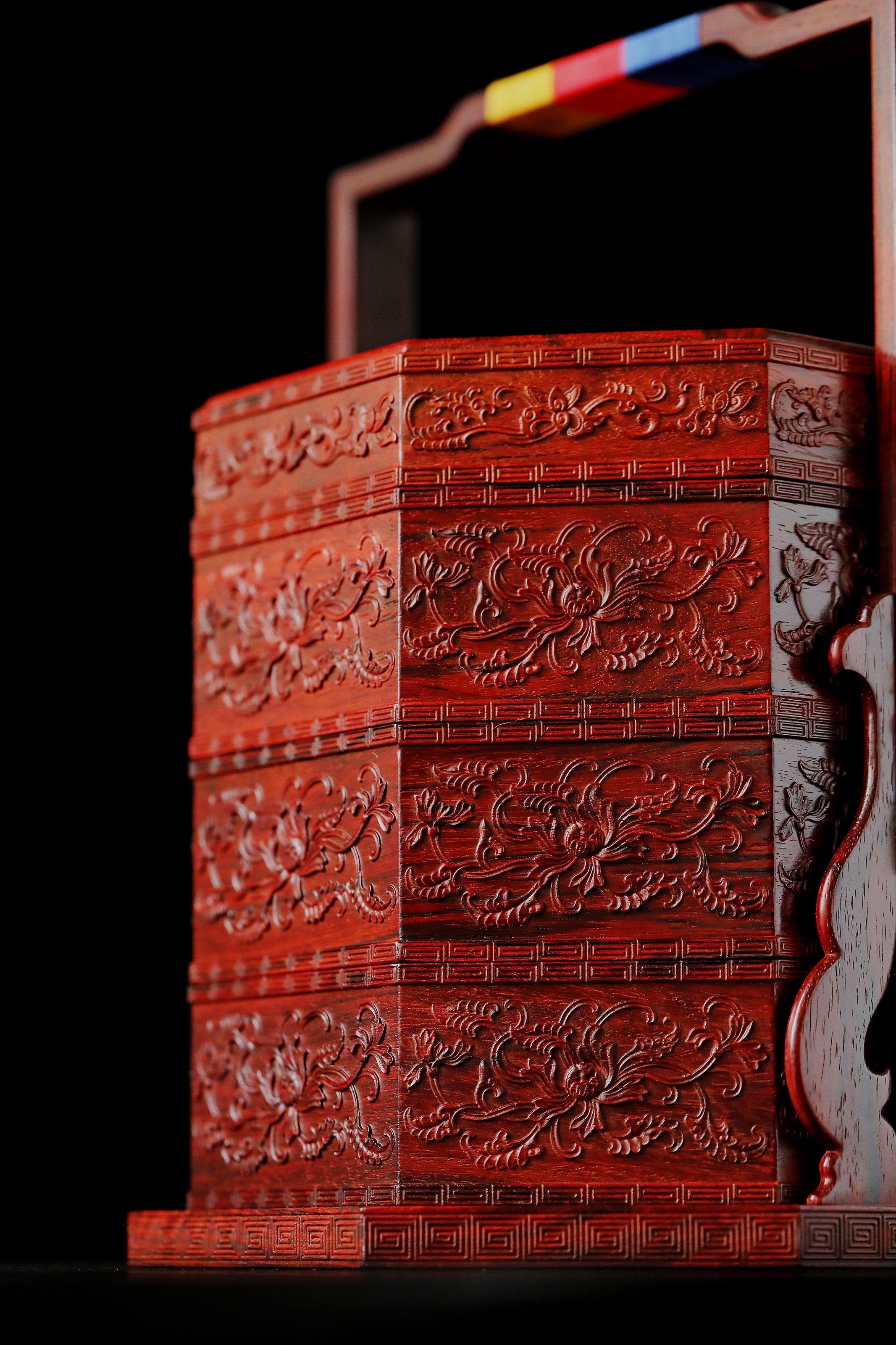 Small-leaf sandalwood carved octagonal box with passionflower design